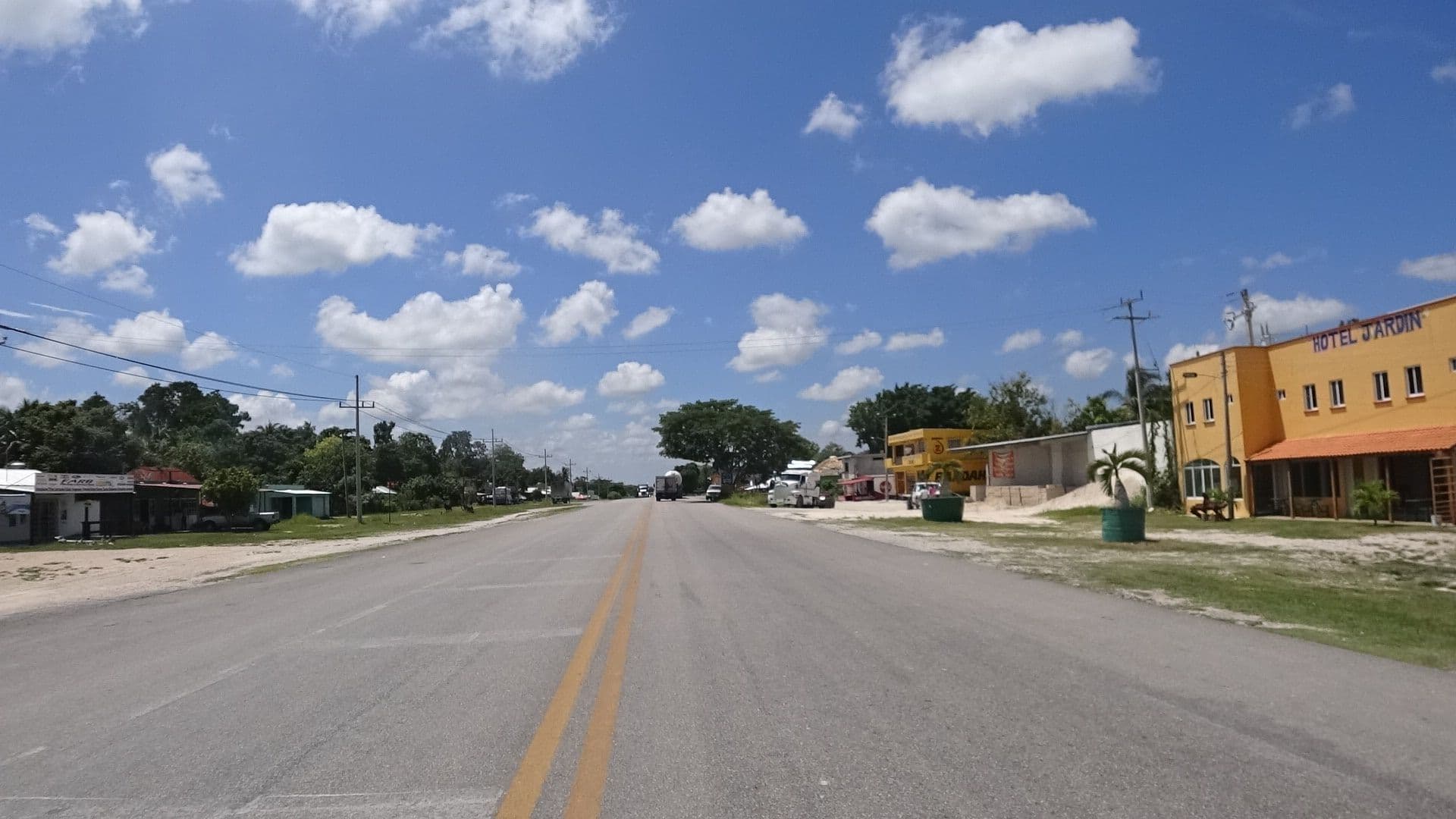 Street view near Hotel Jardín, Mamantel — © z0rg (CC BY-SA · Mapillary)