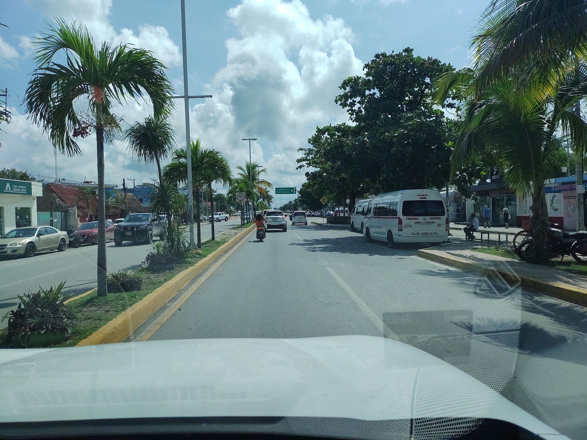 Street view near ArcoIris, Tulum
