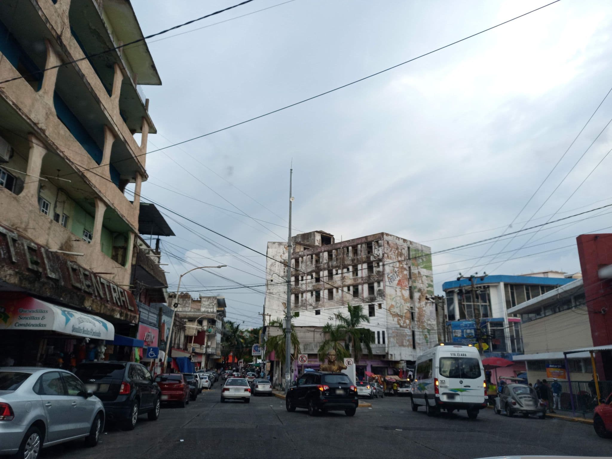 Street view near Central, Minatitlán — © KARLA_ELIZALDE (CC BY-SA · Mapillary)