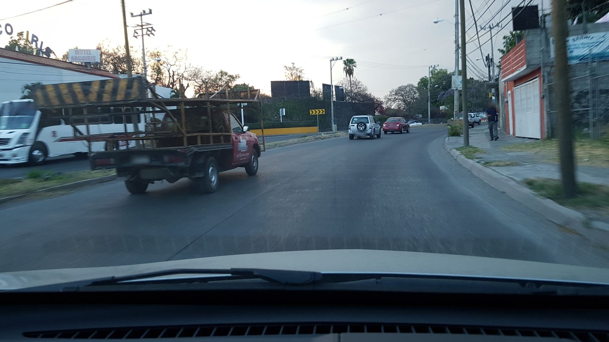Street view near Motel Arcoiris, Jiutepec — © cenacom (CC BY-SA · Mapillary)