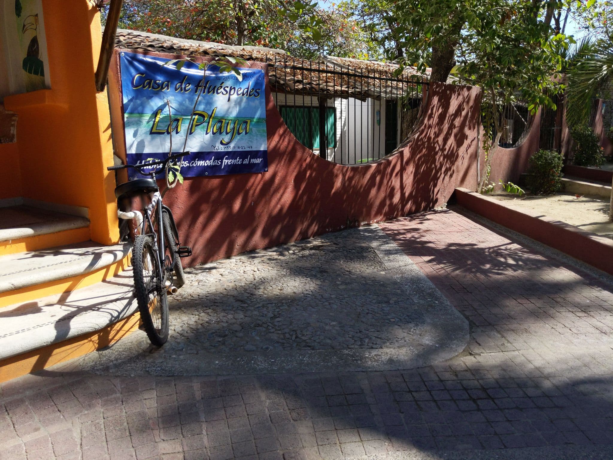 Street view near Casa La Playa, Ixtapa-Zihuatanejo — © m1ch (CC BY-SA · Mapillary)