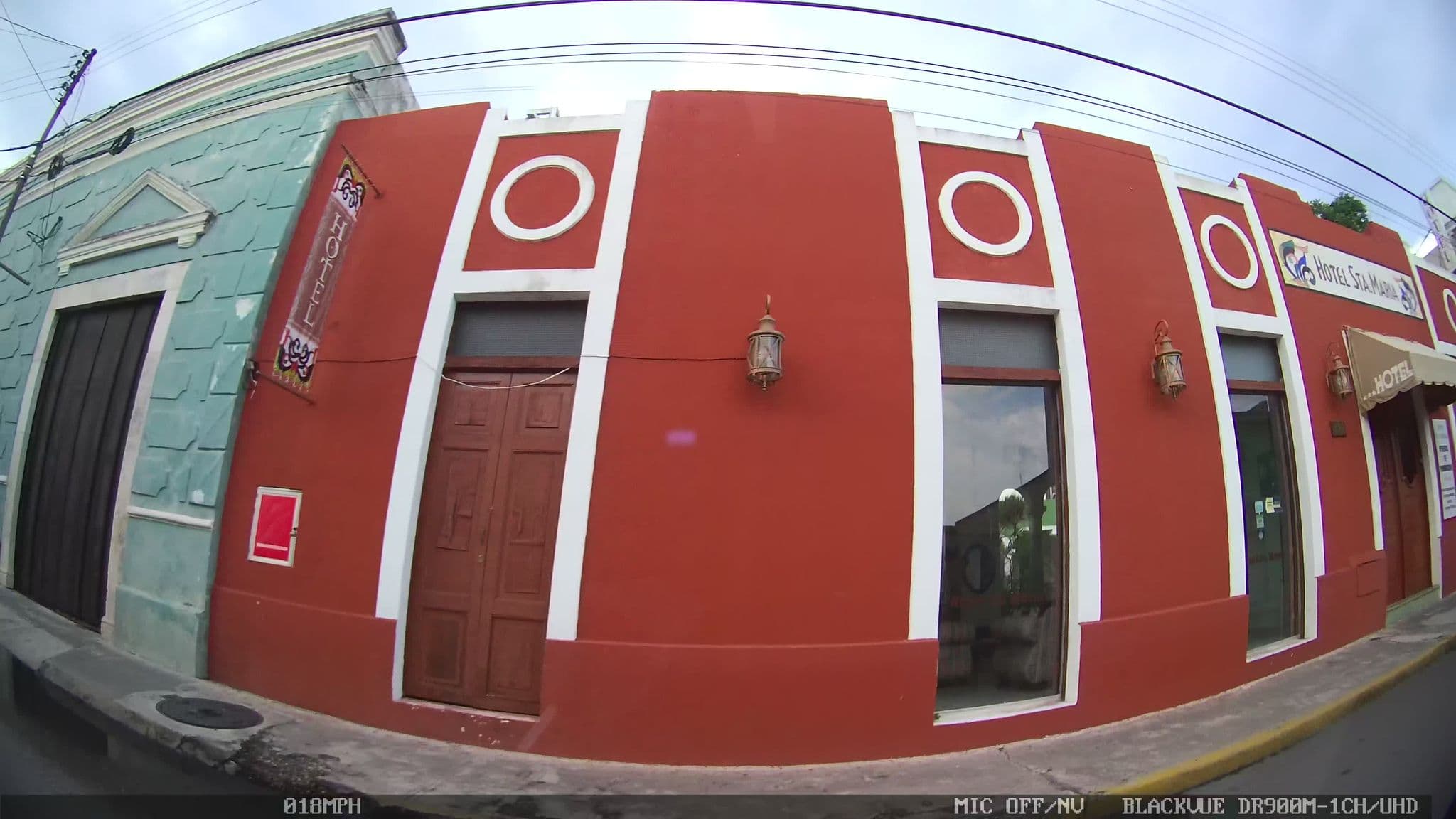 Street view near Hotel Santa Maria, Mérida