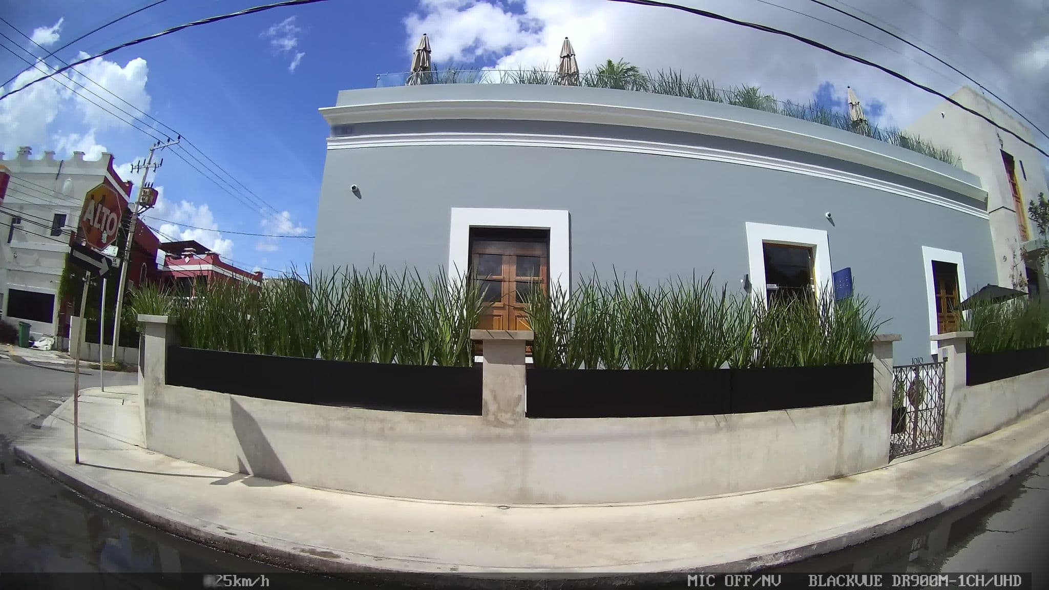 Street view near Diez Diez Collection, Mérida — © kaart_2 (CC BY-SA · Mapillary)