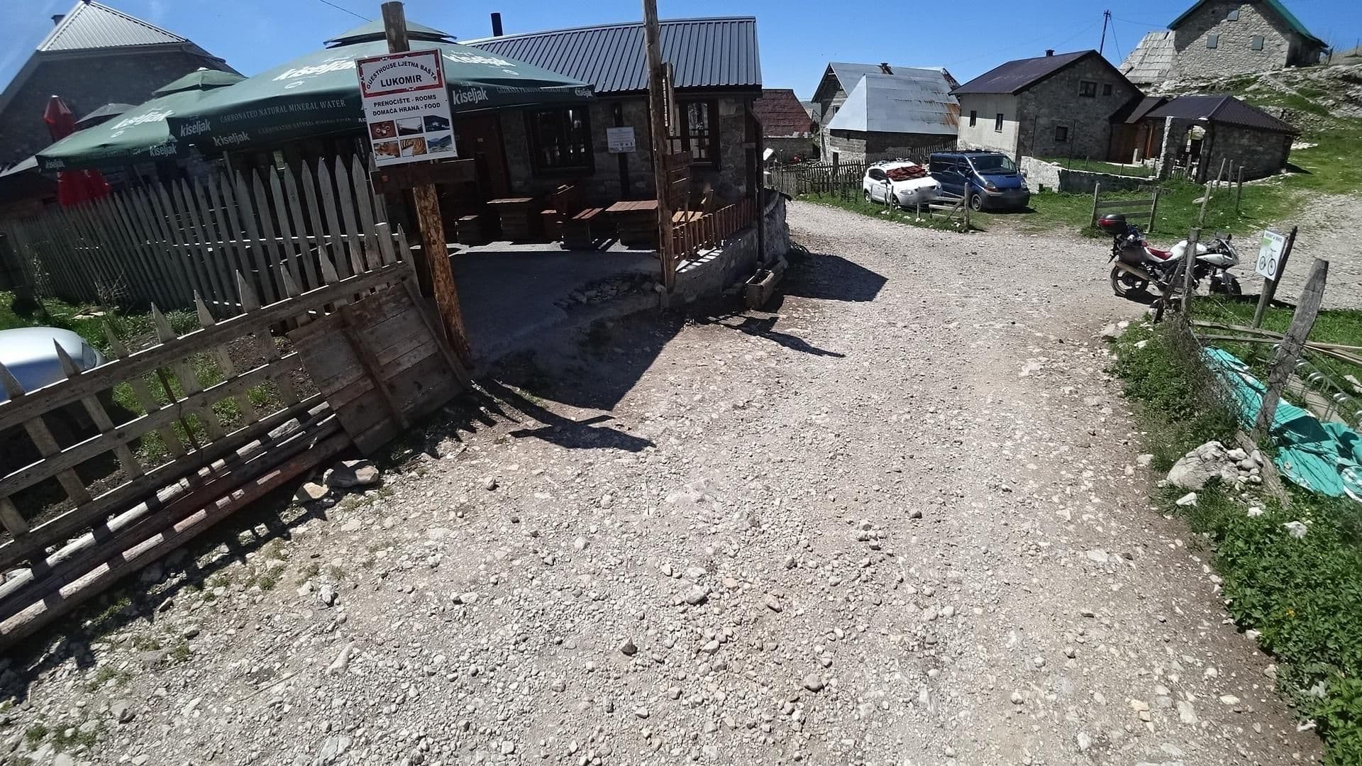 Street view near Ljetna Bašta, Pazarić — © isvedic (CC BY-SA · Mapillary)