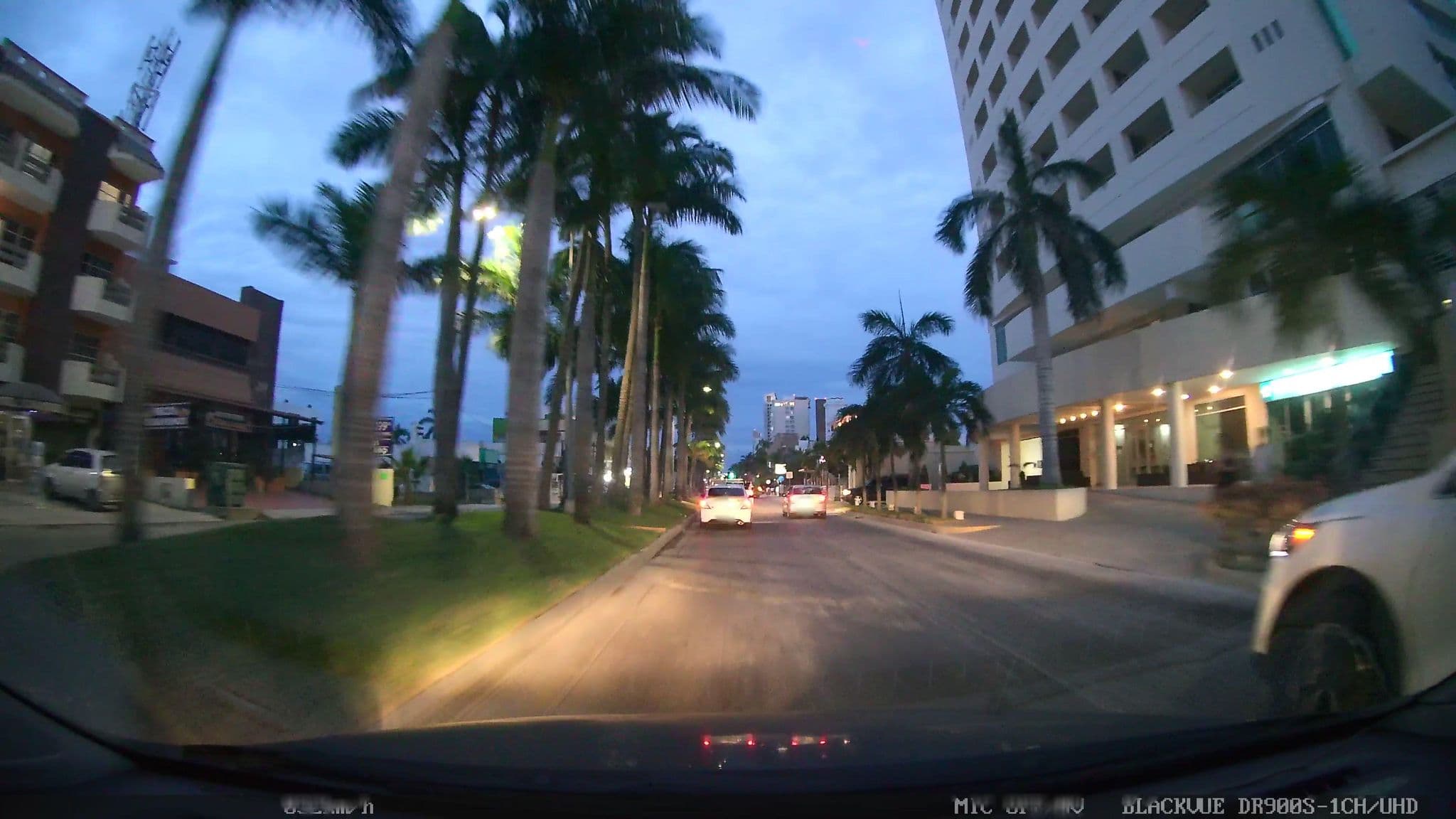 Street view near Hotel El Sombrero Suites, Mazatlán — © nicovargas (CC BY-SA · Mapillary)