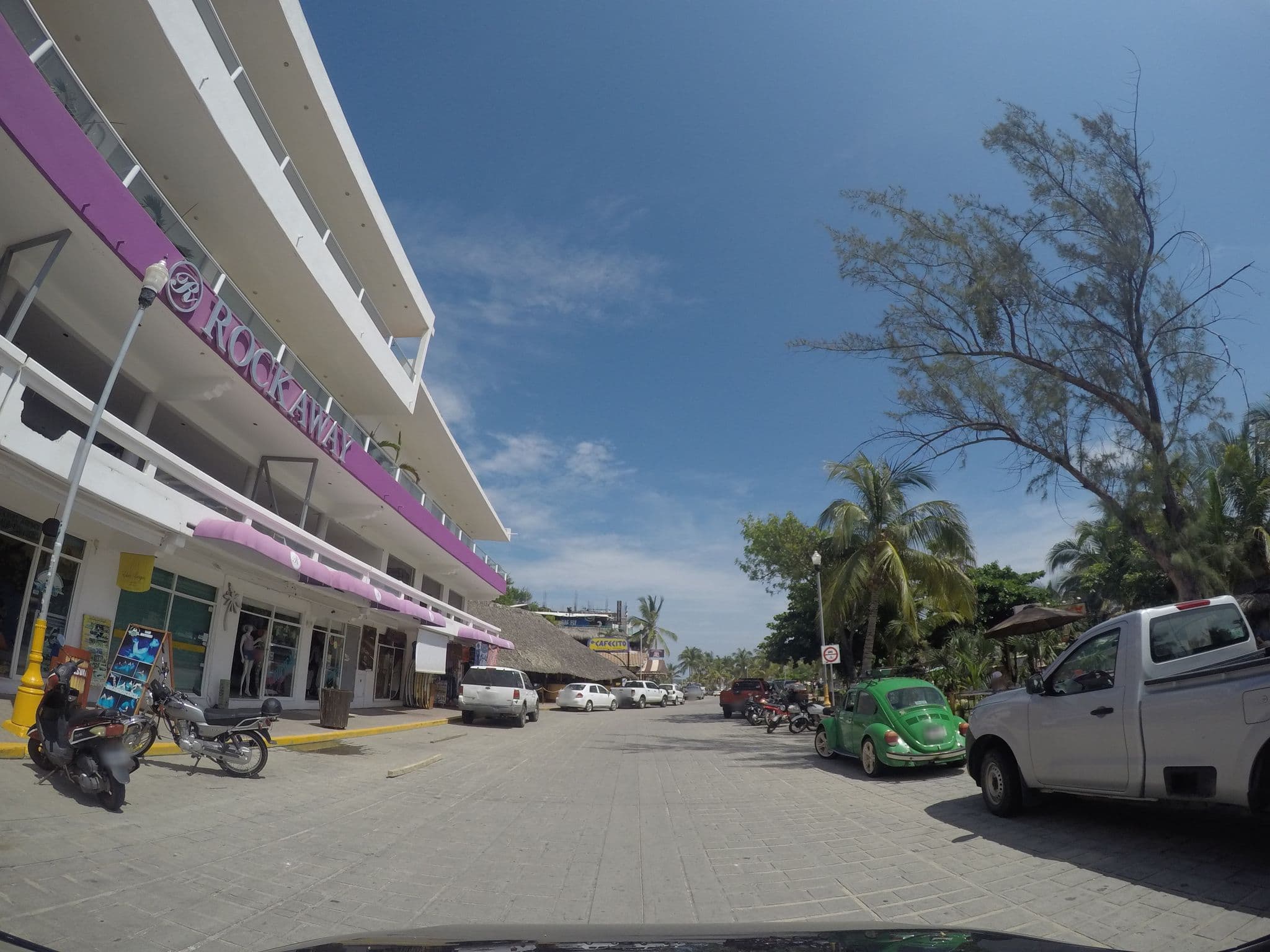 Street view near Hotel Rockaway, Puerto Escondido — © t0mmy (CC BY-SA · Mapillary)