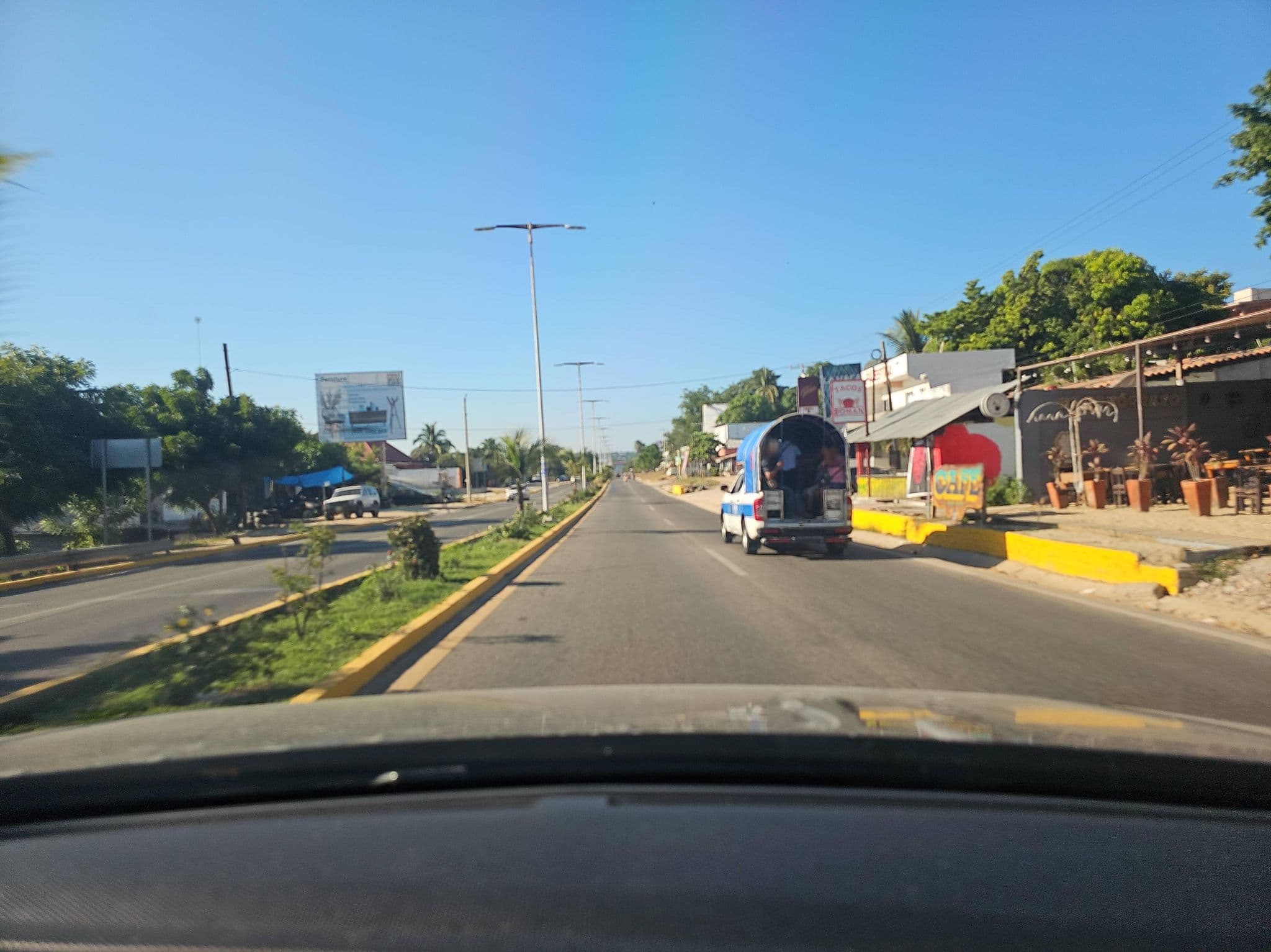 Street view near Surfing Hostal, Puerto Escondido — © ezaratemx (CC BY-SA · Mapillary)