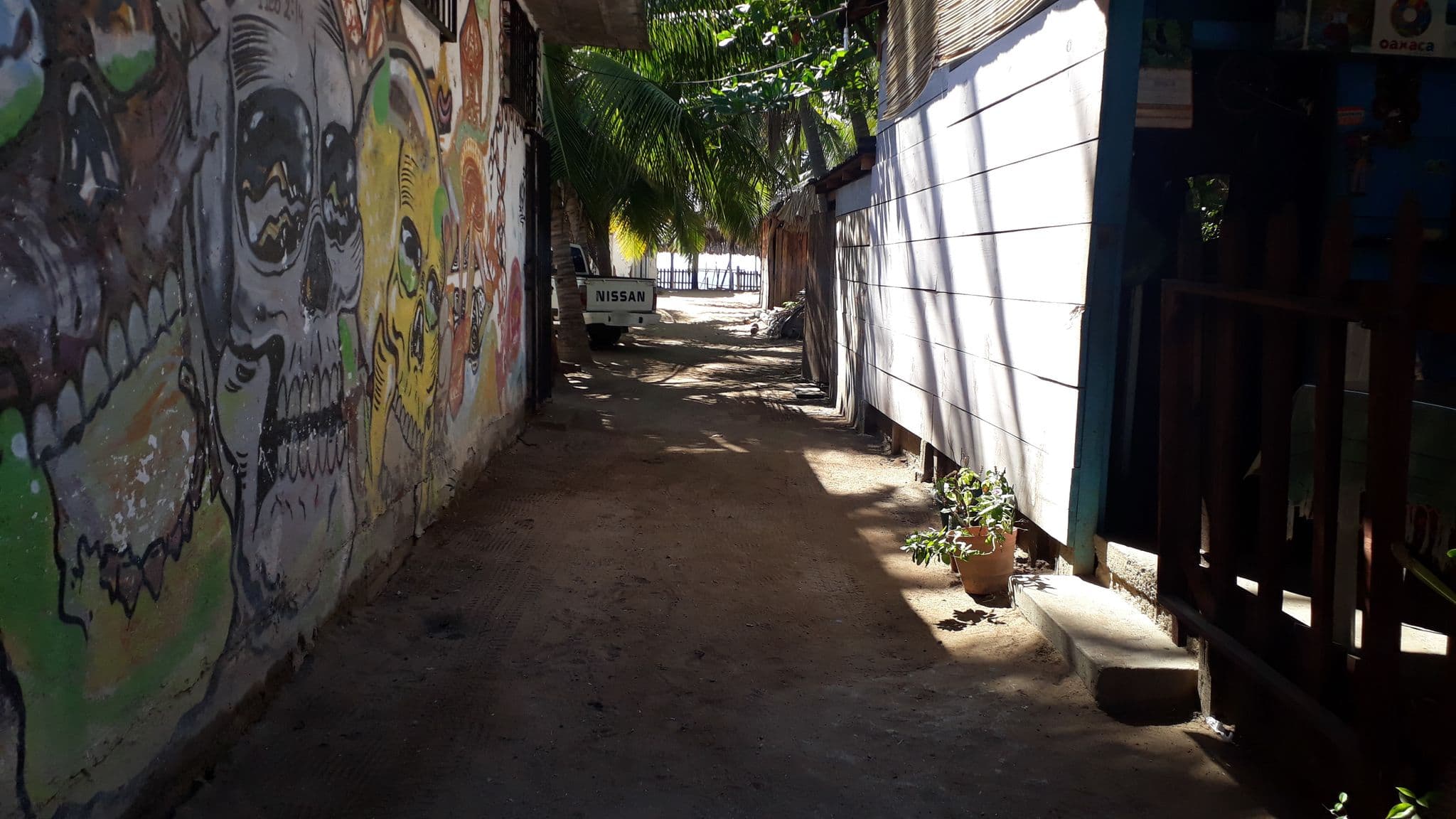Street view near Hotel Playa Zipolite, Puerto Ángel