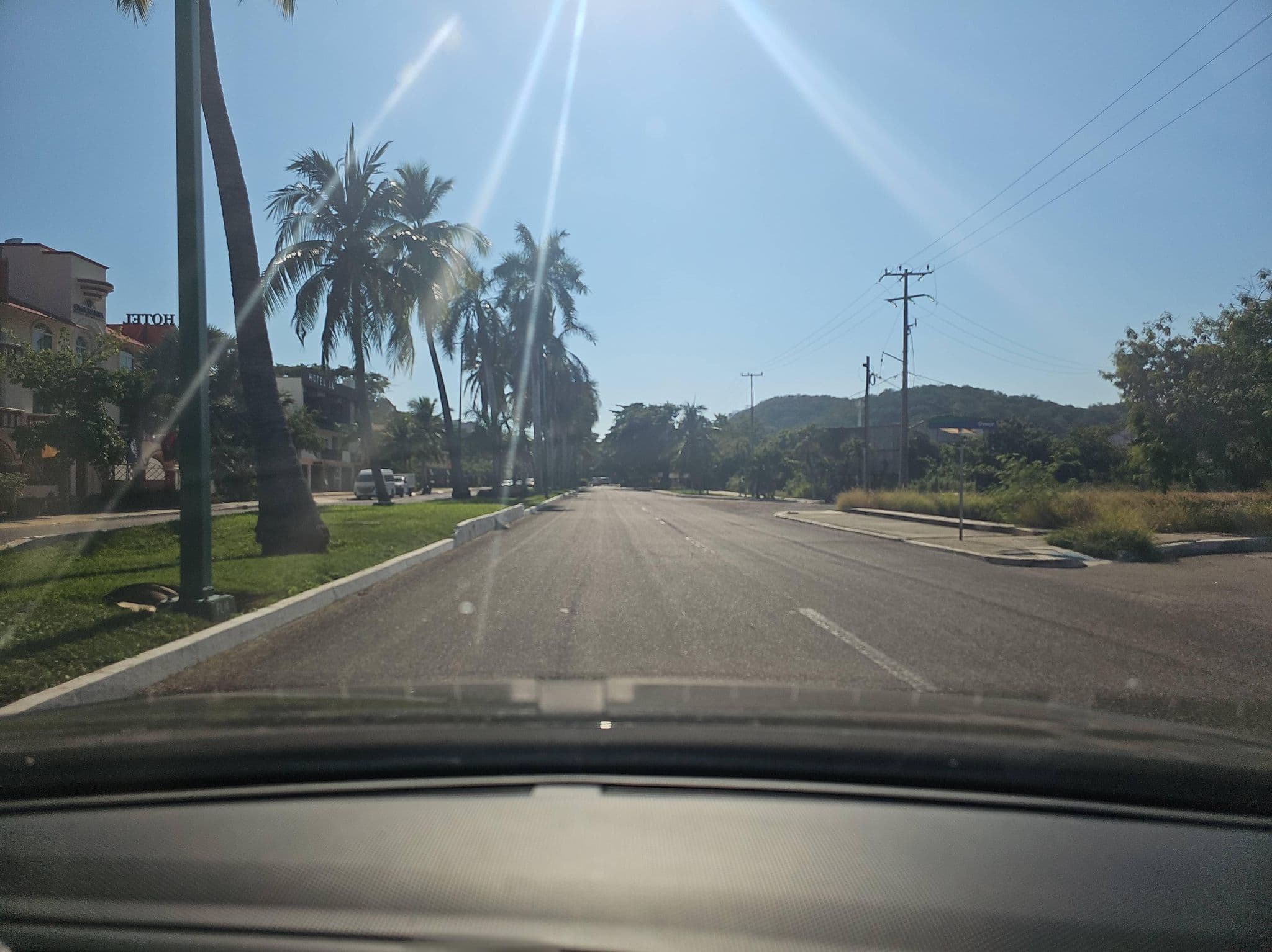 Street view near Hotel OM Huatulco, Crucecita — © ezaratemx (CC BY-SA · Mapillary)