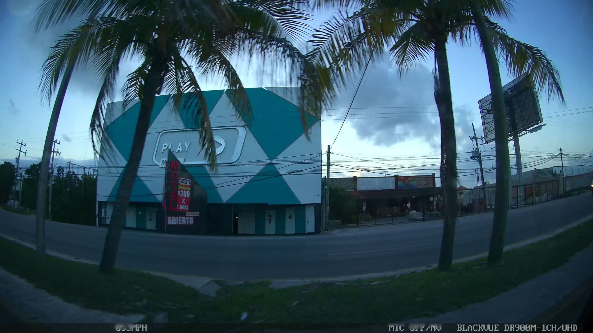 Street view near Play Motel, Alfredo V. Bonfil — © kaart_2 (CC BY-SA · Mapillary)