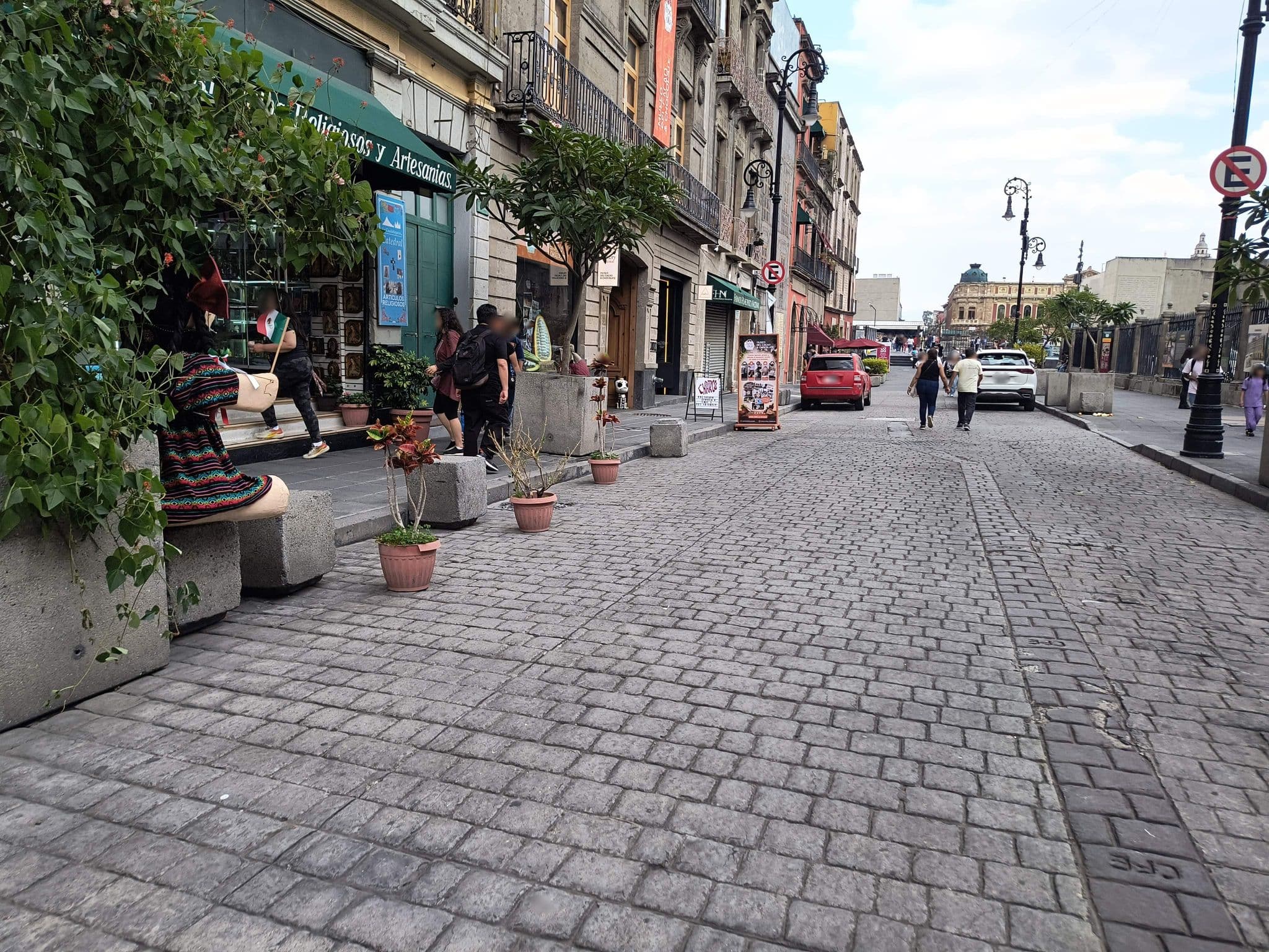 Street view near Circulo Mexicano, Mexico City — © mapeadora (CC BY-SA · Mapillary)