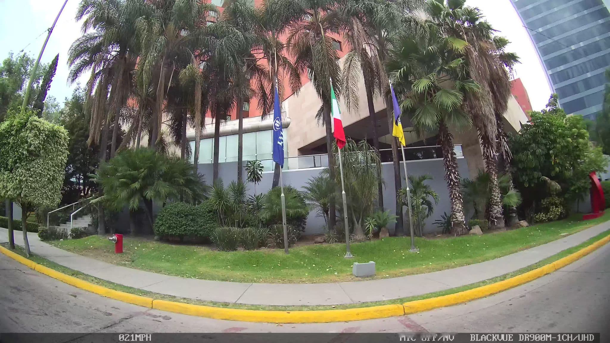 Street view near Hilton, Guadalajara — © kaart_1 (CC BY-SA · Mapillary)