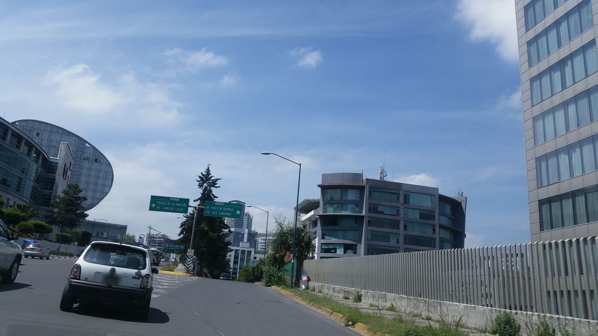 Street view near Camino Real Santa Fe, Col. Bosques de las Lomas — © jessica_diaz (CC BY-SA · Mapillary)