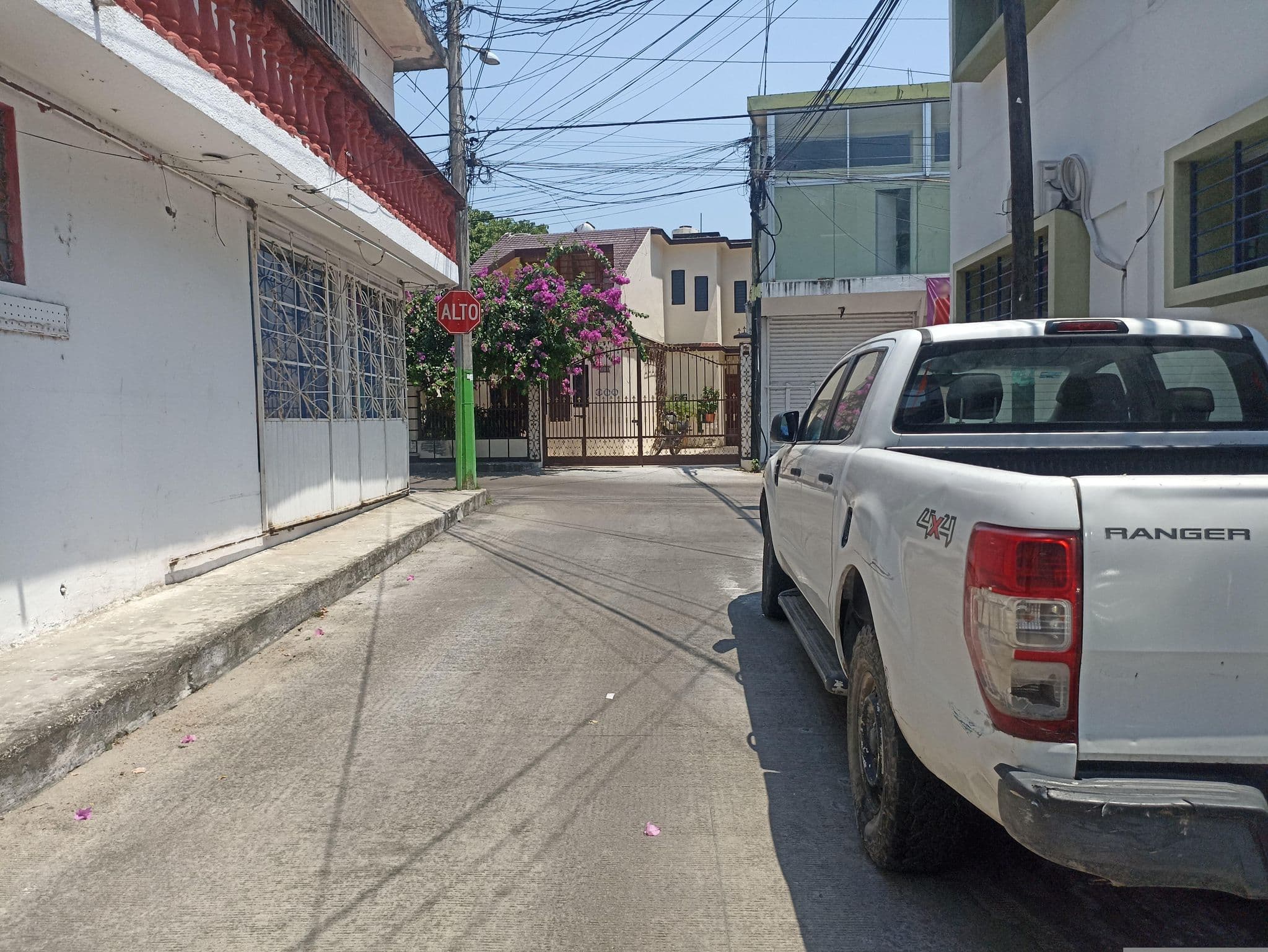 Street view near Hotel Azulejos, Tenosique — © POHEED (CC BY-SA · Mapillary)