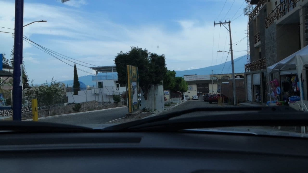 Street view near El Gran Coral, San Juan Cosalá — © oramire (CC BY-SA · Mapillary)