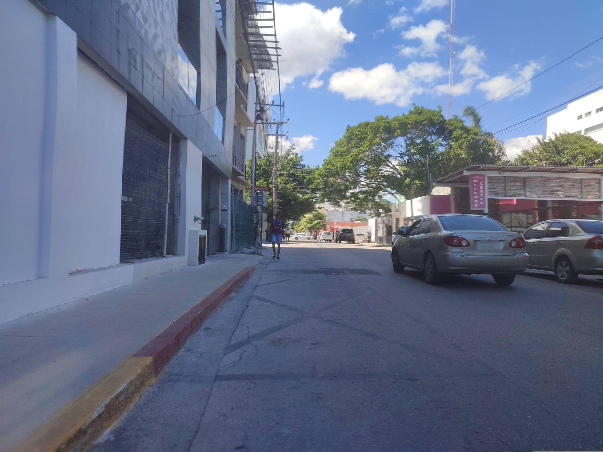 Street view near Mar Caribe, Playa del Carmen