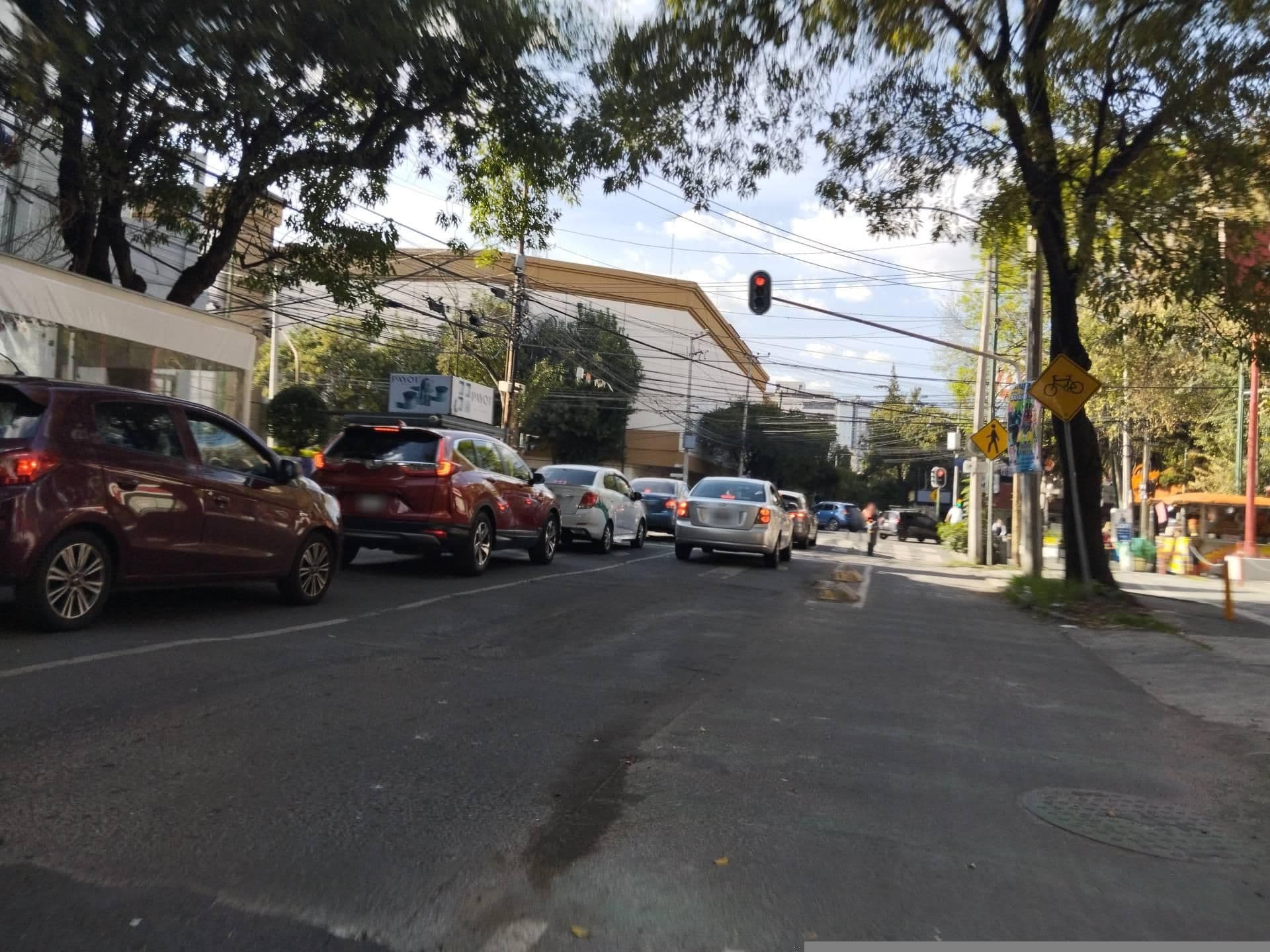Street view near Hotel Maison México Roma, Colonia del Valle — © BatmanIsReal (CC BY-SA · Mapillary)