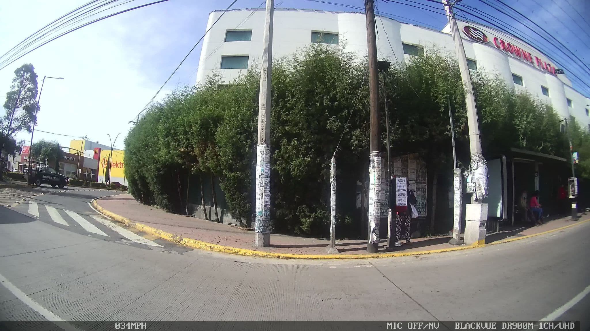 Street view near Crowne Plaza, San Jerónimo — © kaart_4 (CC BY-SA · Mapillary)