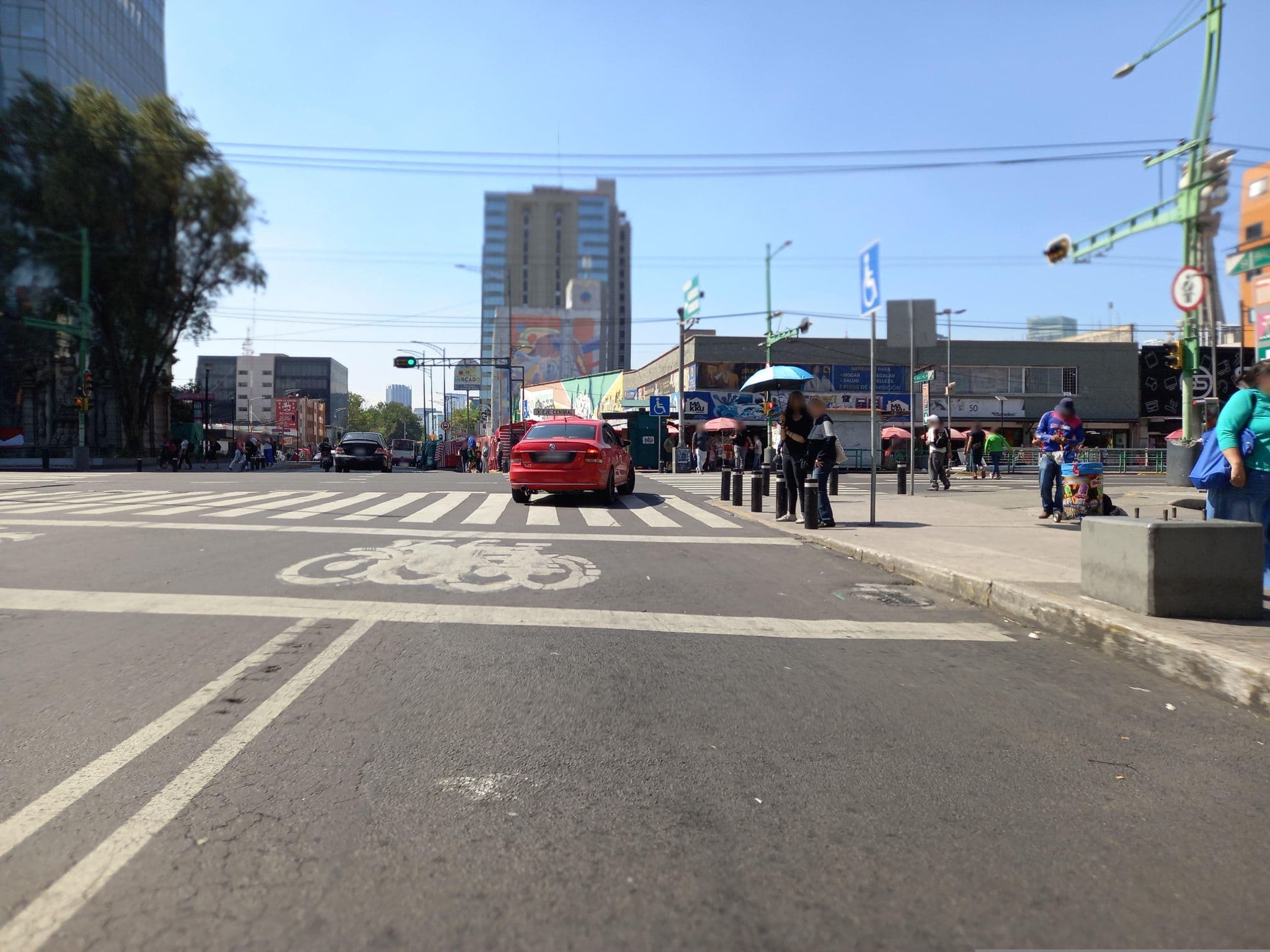 Street view near Hotel Virreyes, Mexico City — © BatmanIsReal (CC BY-SA · Mapillary)