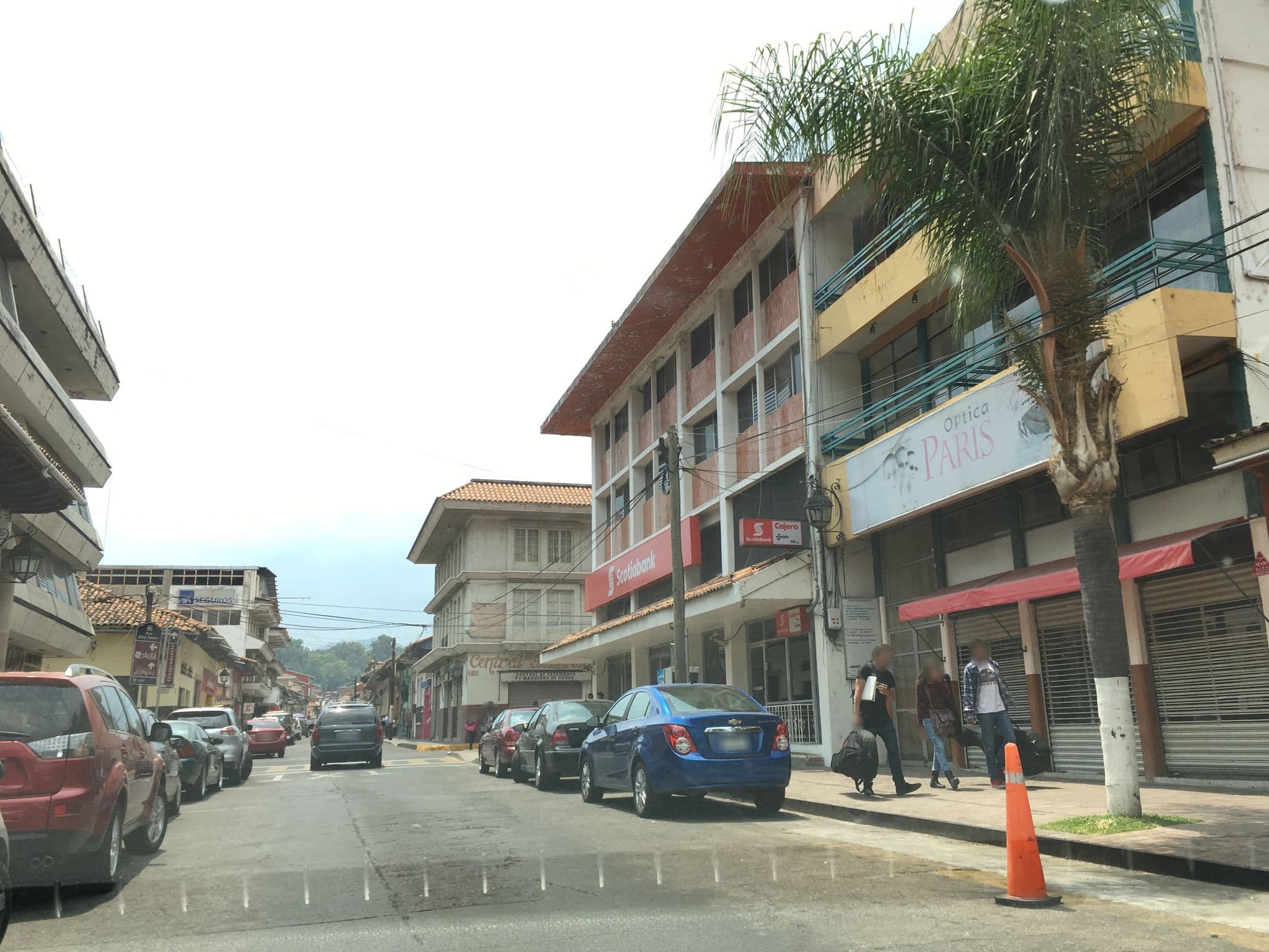 Street view near Hotel El Tabasco, Uruapan — © nicovargas (CC BY-SA · Mapillary)