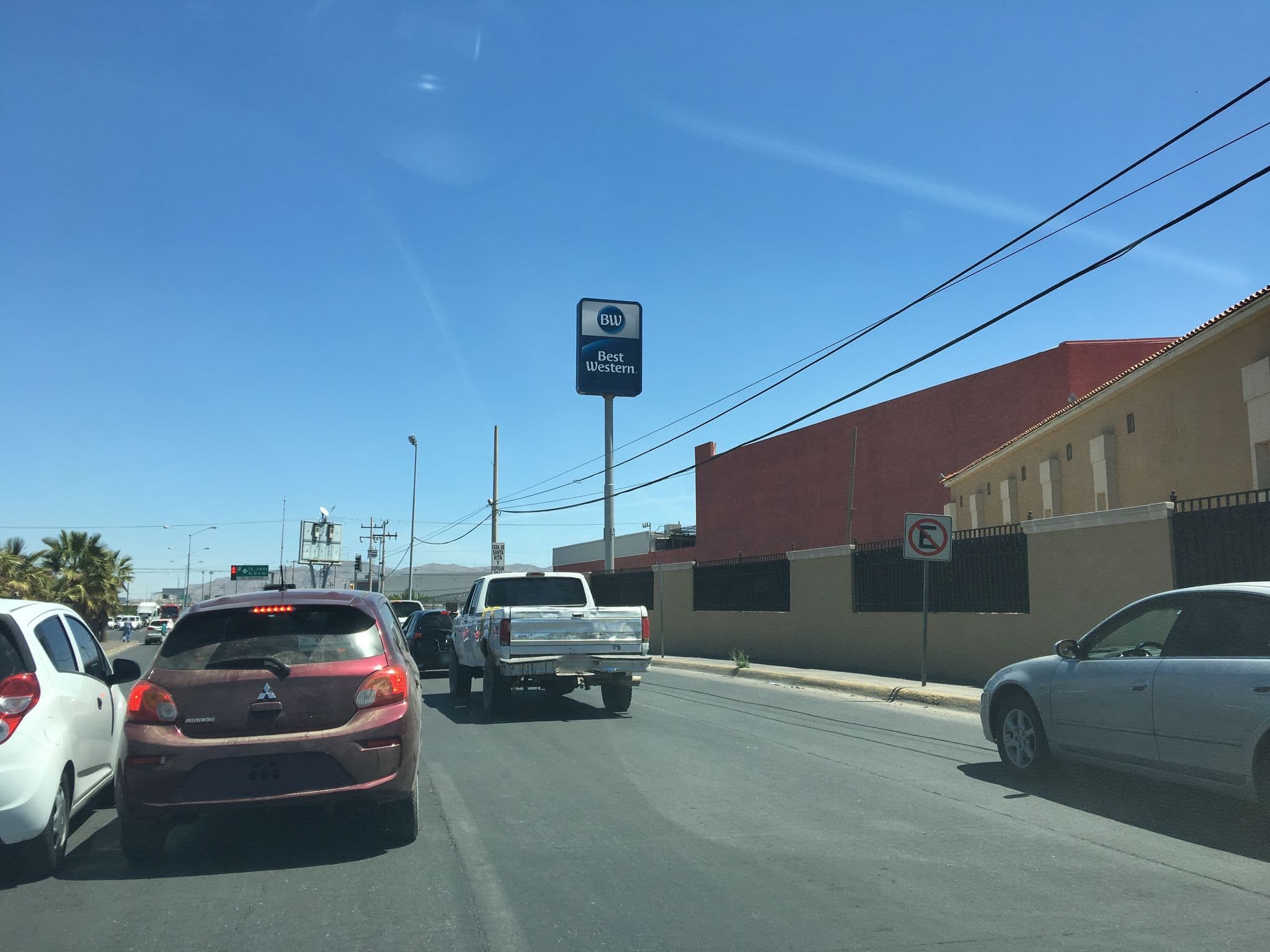 Street view near Best Western Cumbres Aeropuerto, Chihuahua — © ccossio (CC BY-SA · Mapillary)