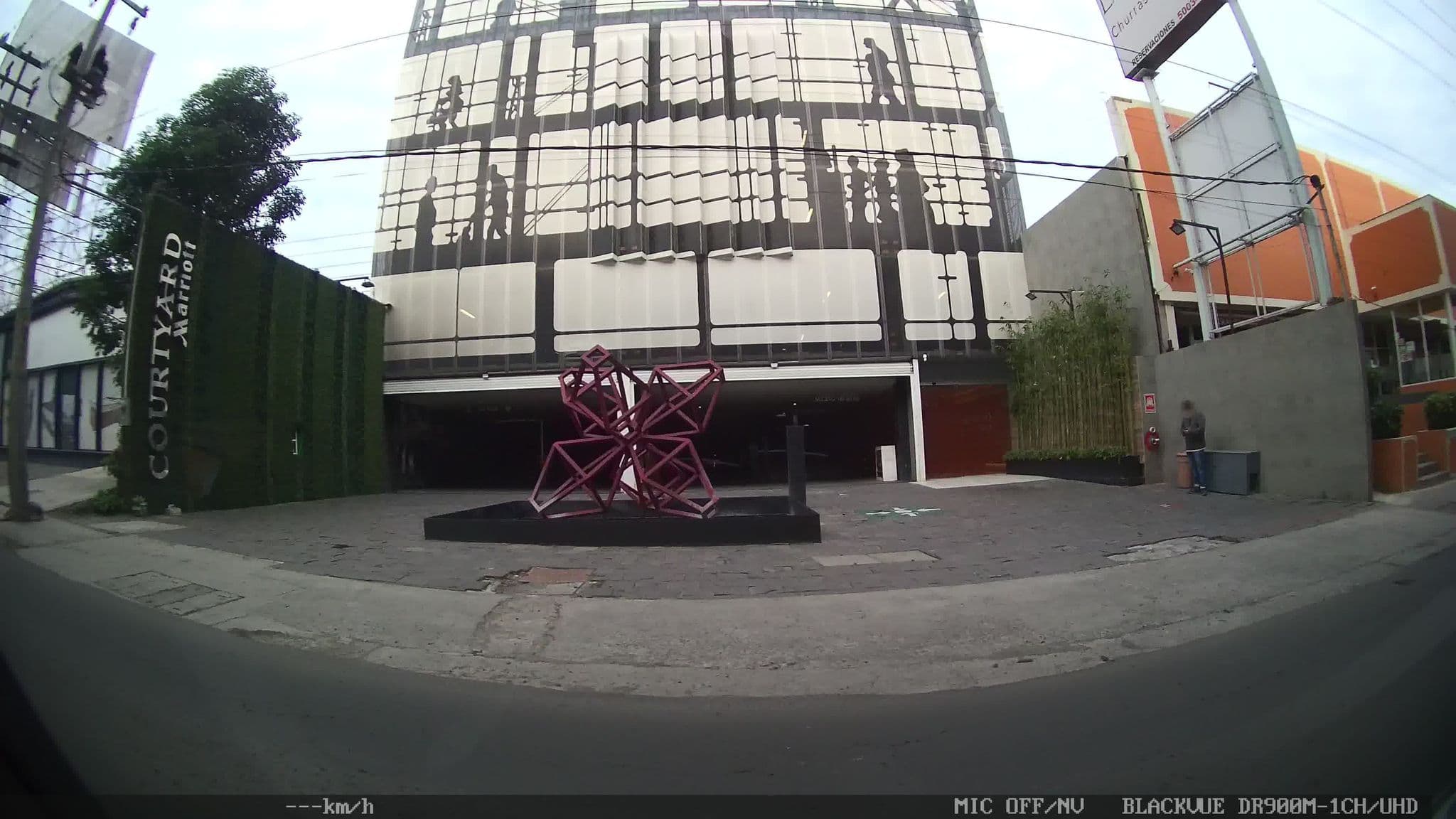 Street view near Courtyard by Marriott Mexico City Toreo, Naucalpan de Juárez — © kaart_2 (CC BY-SA · Mapillary)