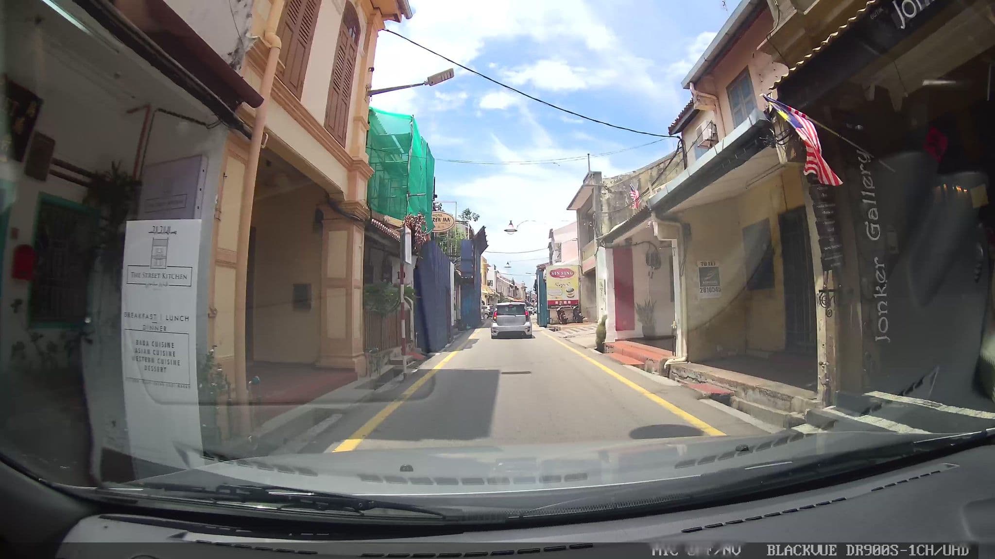 Street view near Heeren Inn, Malacca — © grobin (CC BY-SA · Mapillary)