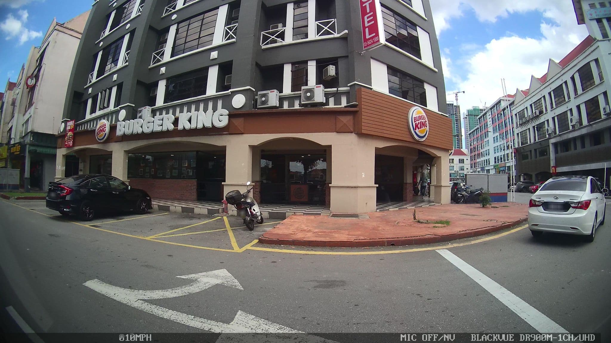 Street view near OYO Hotel Q, Bandar Sunway — © kaart_1 (CC BY-SA · Mapillary)