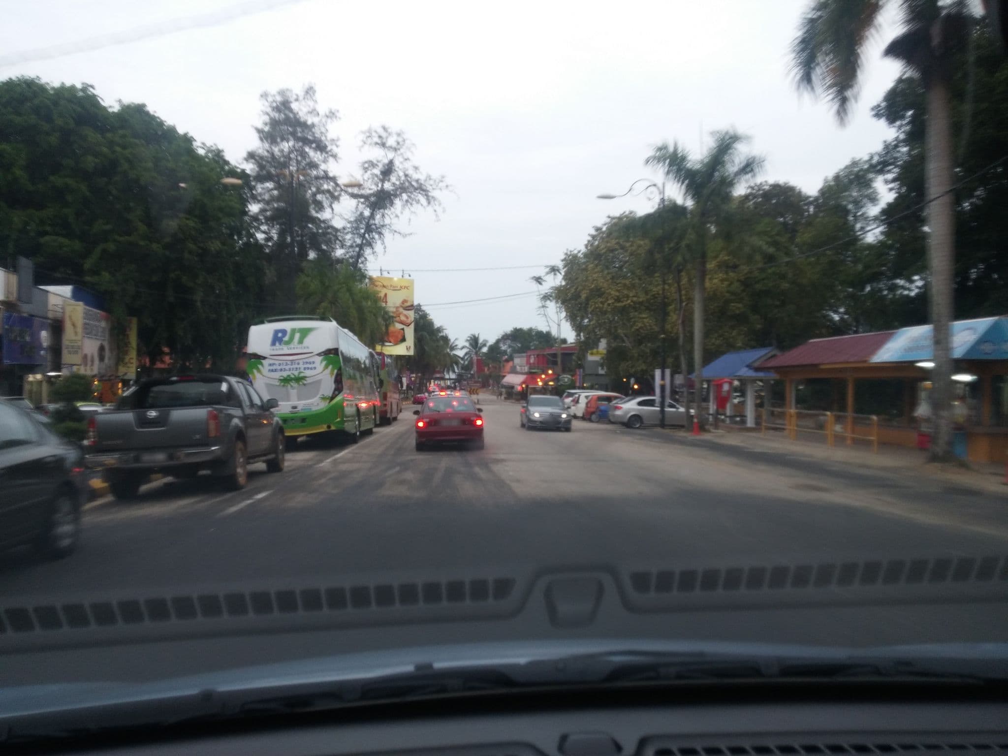 Street view near Pine Beach, Kuantan — © roadroid (CC BY-SA · Mapillary)