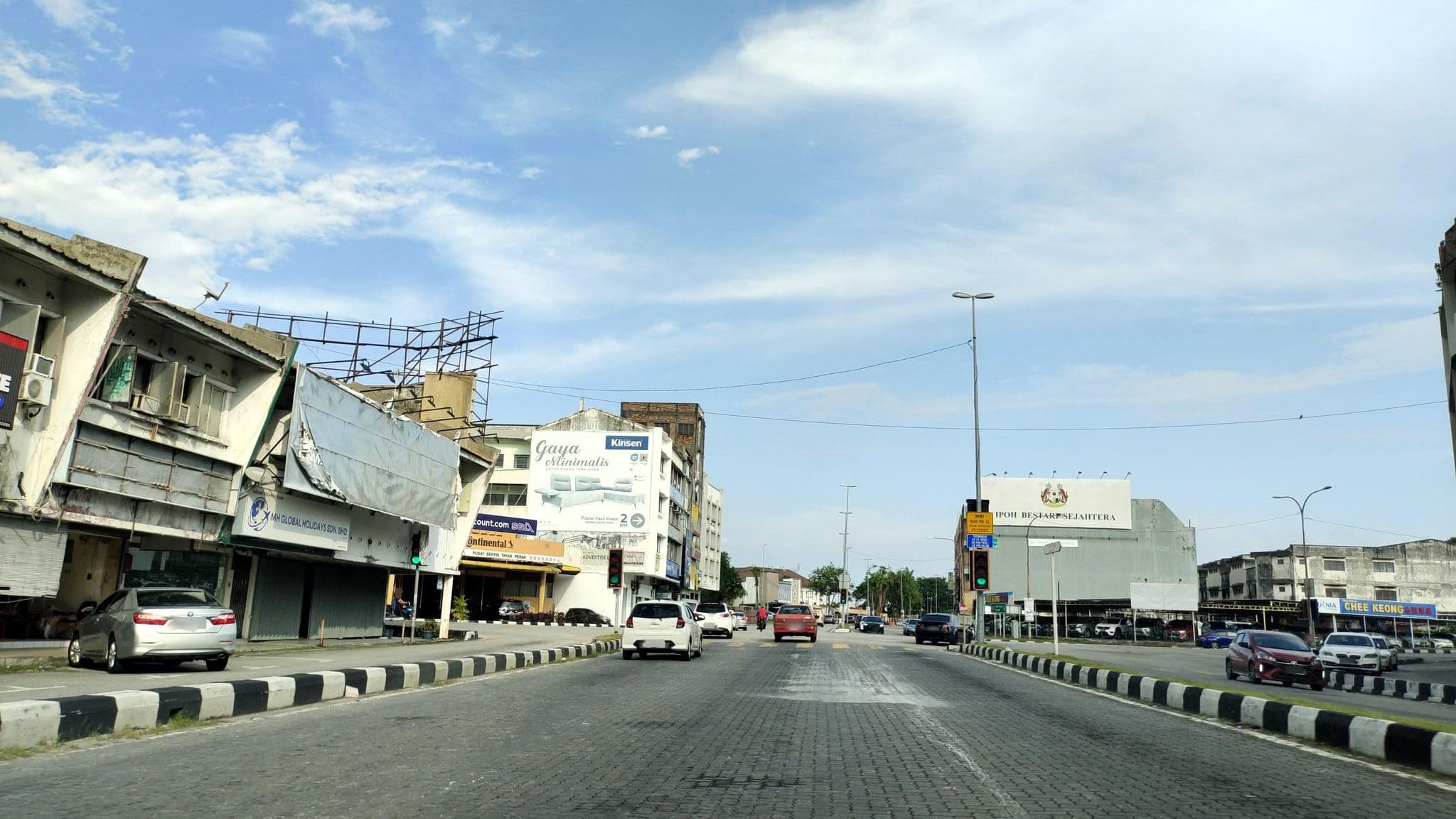 Street view near Ww Hotel, Ipoh — © zh9567 (CC BY-SA · Mapillary)