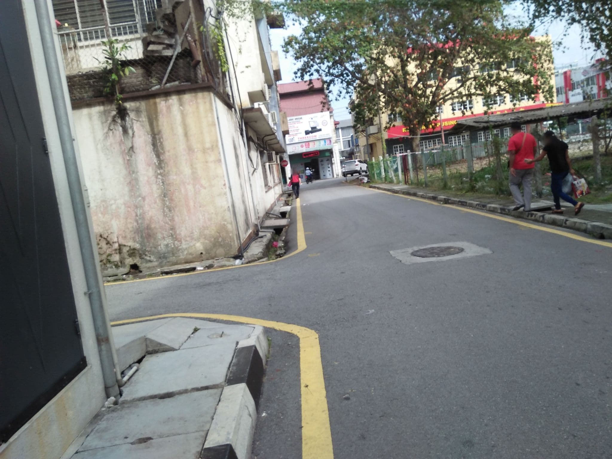 Street view near French Hotel, Ipoh — © im_haziq (CC BY-SA · Mapillary)