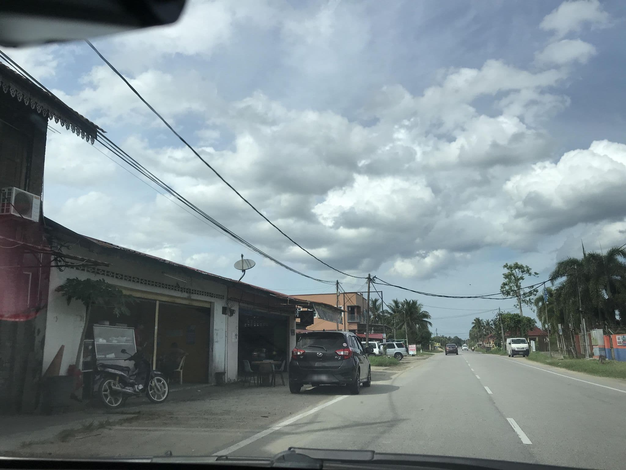 Street view near Rumah Tumpangan Yie Taming Sari, Pasir Mas — © Jeddy (CC BY-SA · Mapillary)