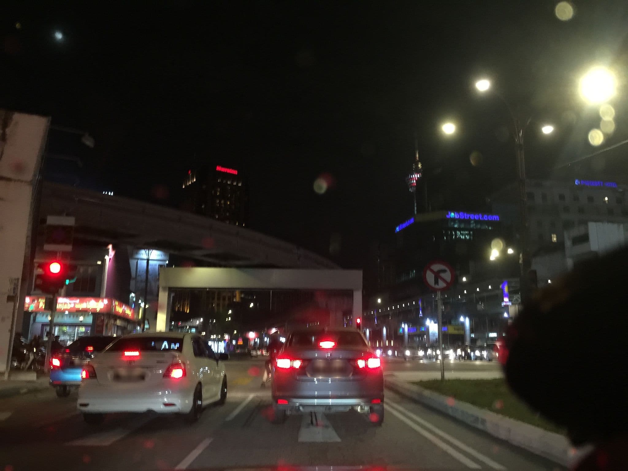 Street view near The Chow Kit, Kampung Baru — © afeezaziz (CC BY-SA · Mapillary)