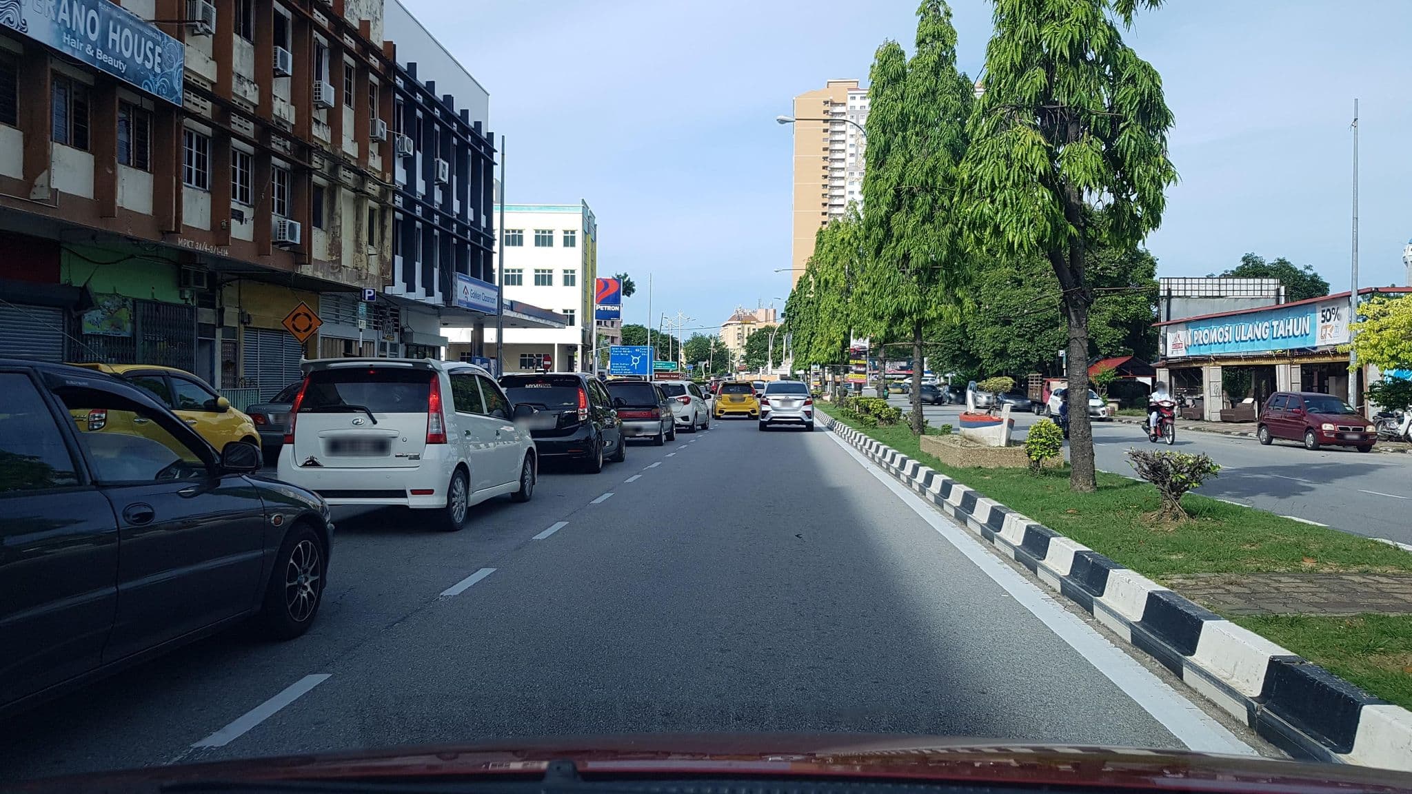 Street view near Hotel Sri Terengganu, Kuala Terengganu — © aaronshenhao (CC BY-SA · Mapillary)