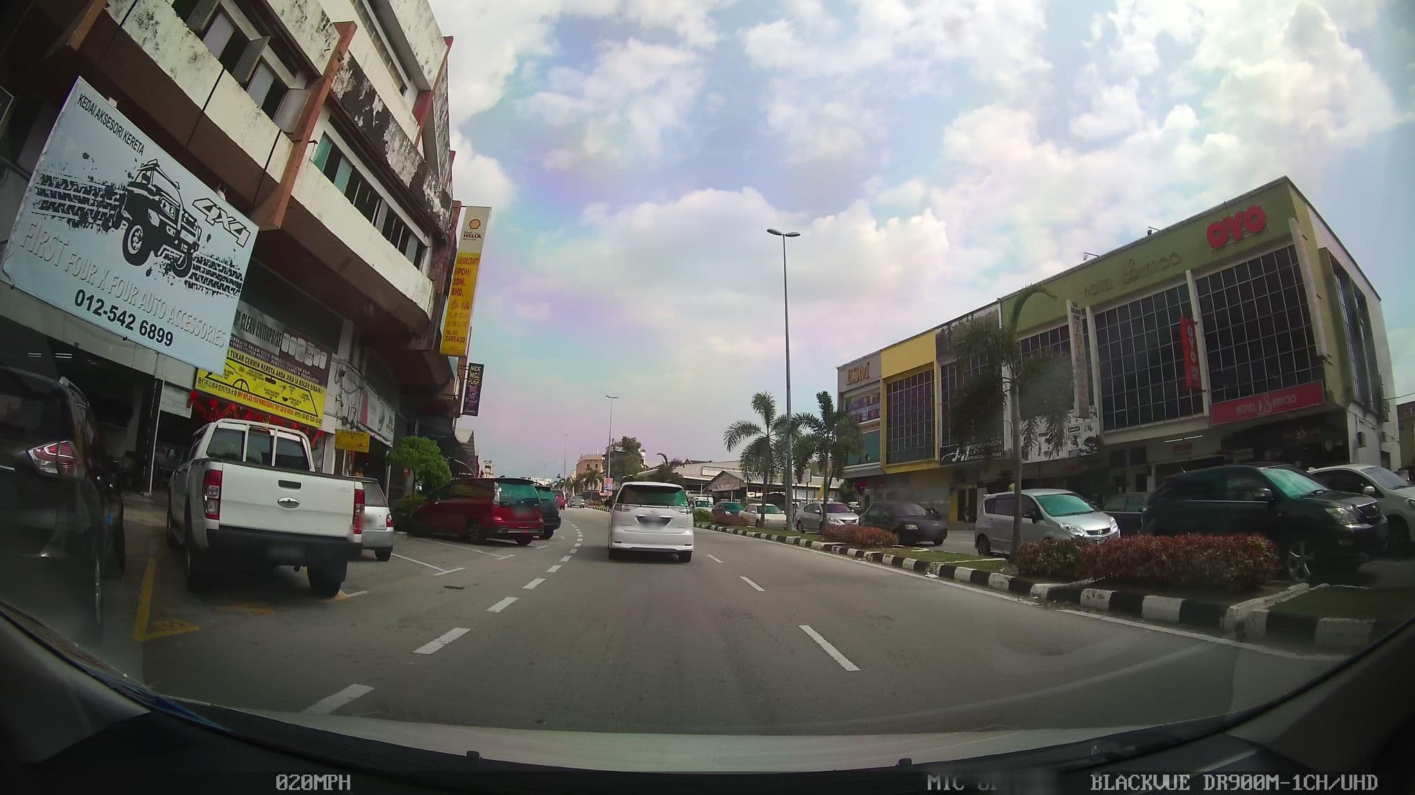 Street view near Hotel Shangg, Ipoh — © kaart_4 (CC BY-SA · Mapillary)