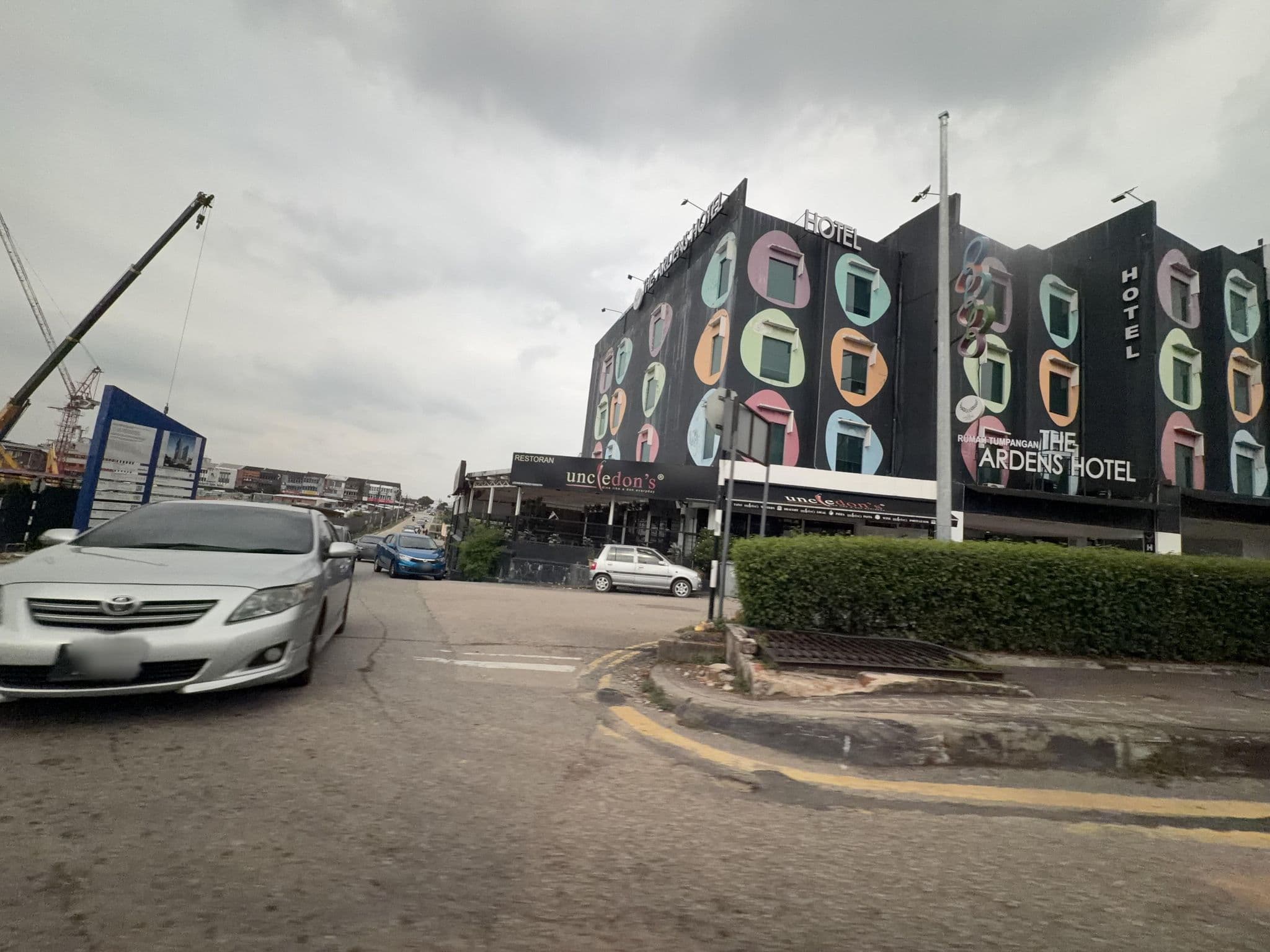 Street view near Bliss Boutique Hotel, Johor Bahru — © filipb (CC BY-SA · Mapillary)