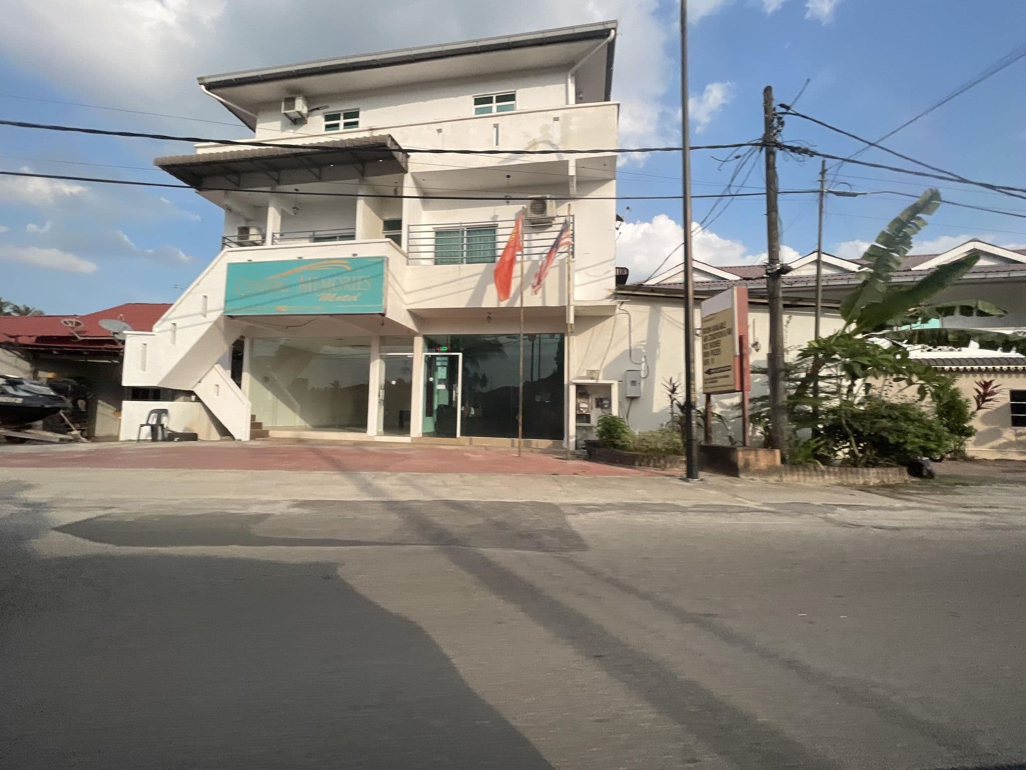 Street view near Cenang Memories Motel Langkawi, Pantai Cenang — © filipb (CC BY-SA · Mapillary)