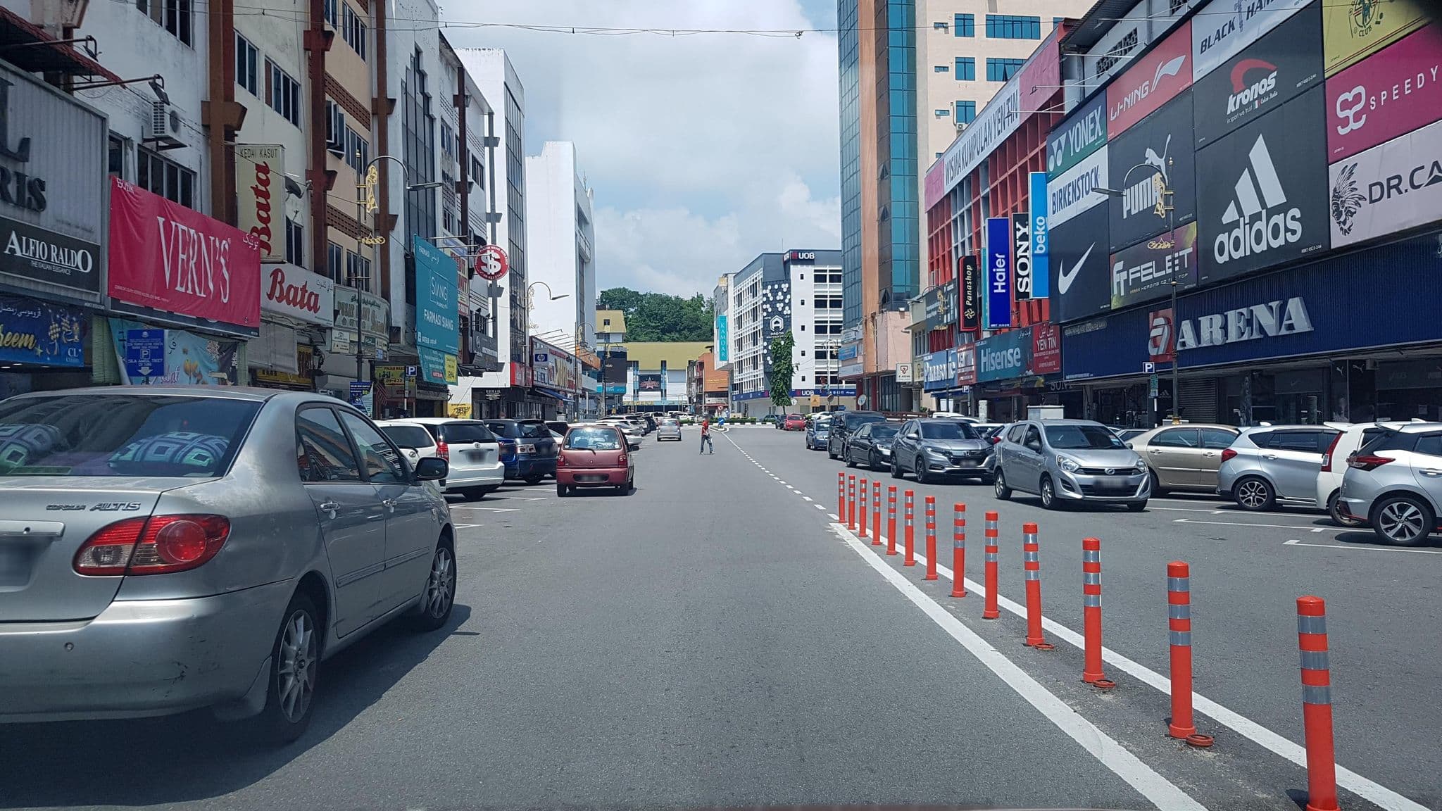 Street view near H&H Budget Hotel, Kuala Terengganu — © aaronshenhao (CC BY-SA · Mapillary)