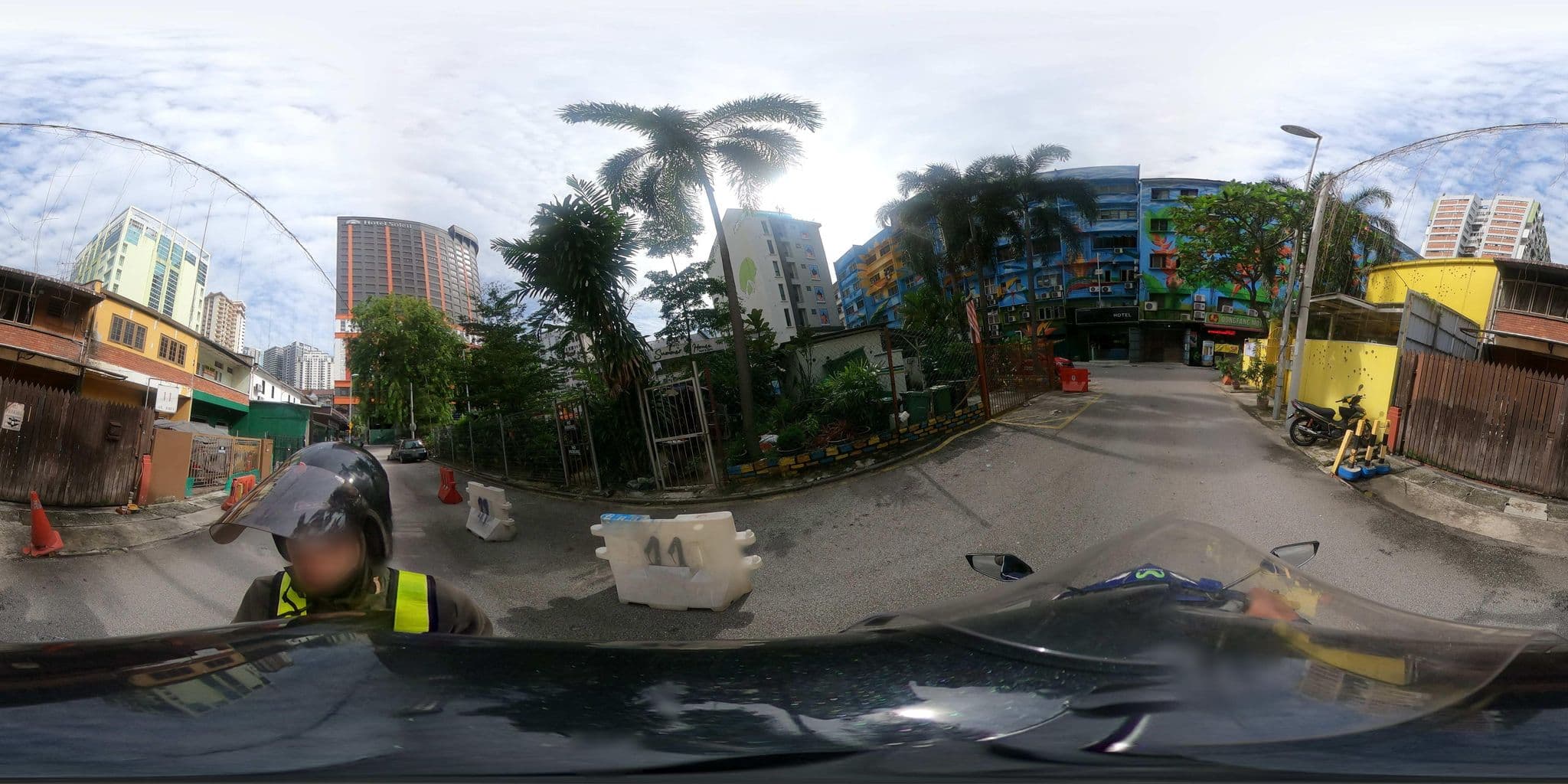 Street view near Melange Boutique Hotel, Bukit Bintang — © ahlang2 (CC BY-SA · Mapillary)