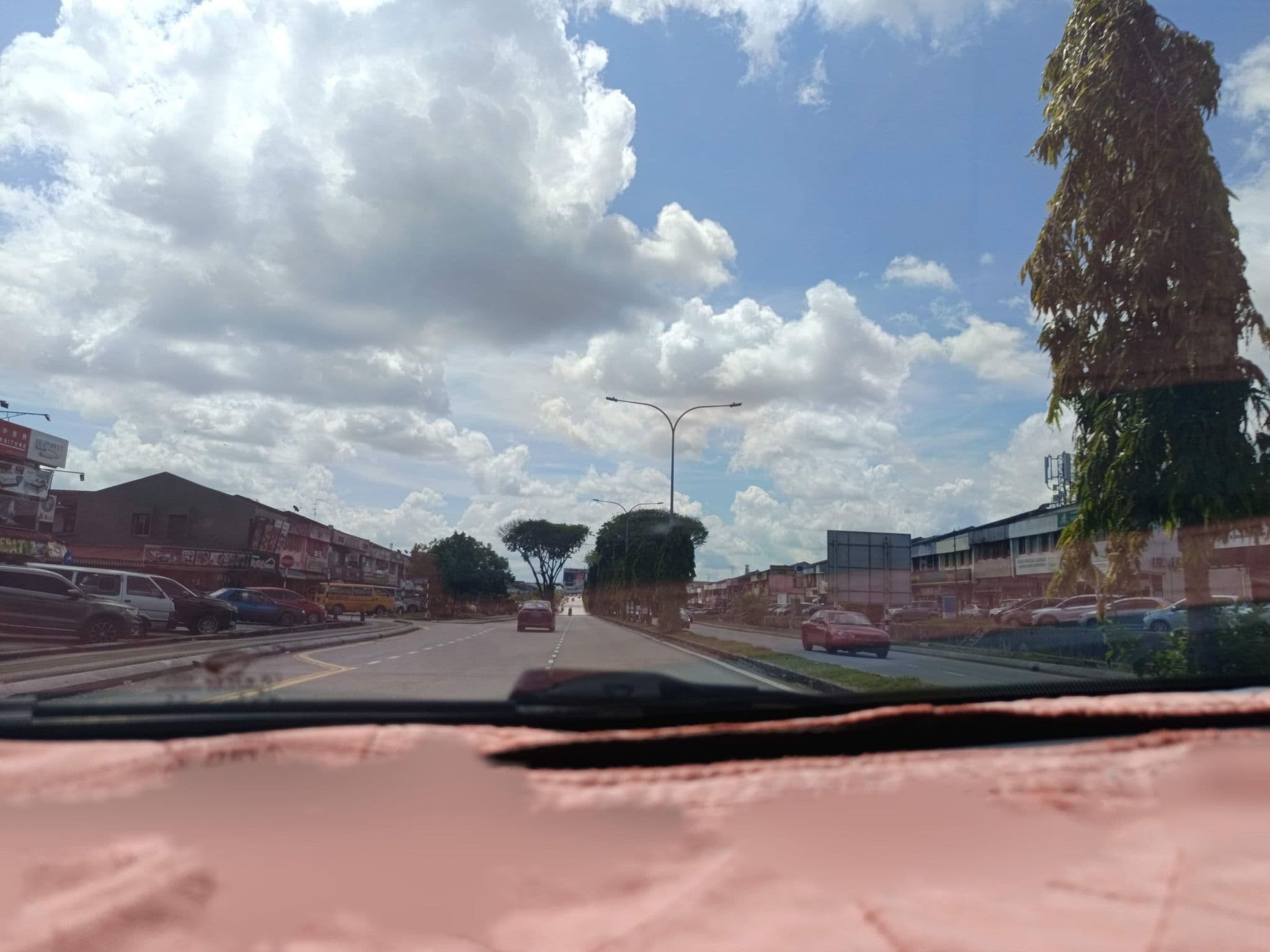 Street view near hotel eighty one, Mukim Pulai — © YikQin (CC BY-SA · Mapillary)