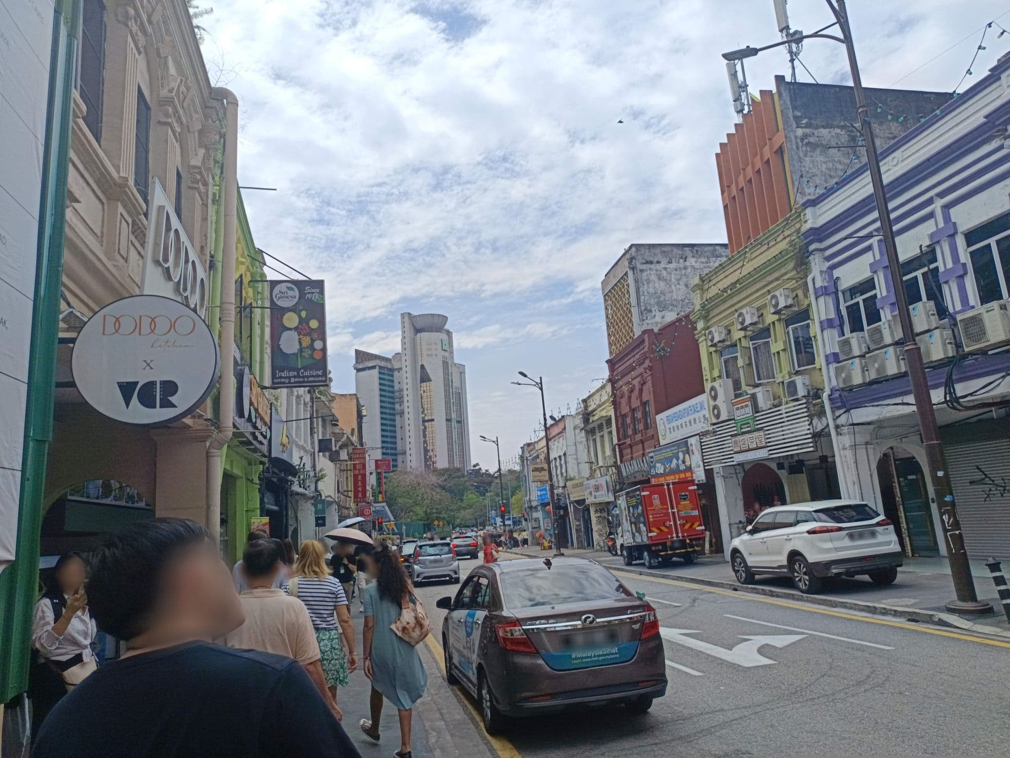 Street view near Raizzy's Guesthouse, Kuala Lumpur — © YikQin (CC BY-SA · Mapillary)