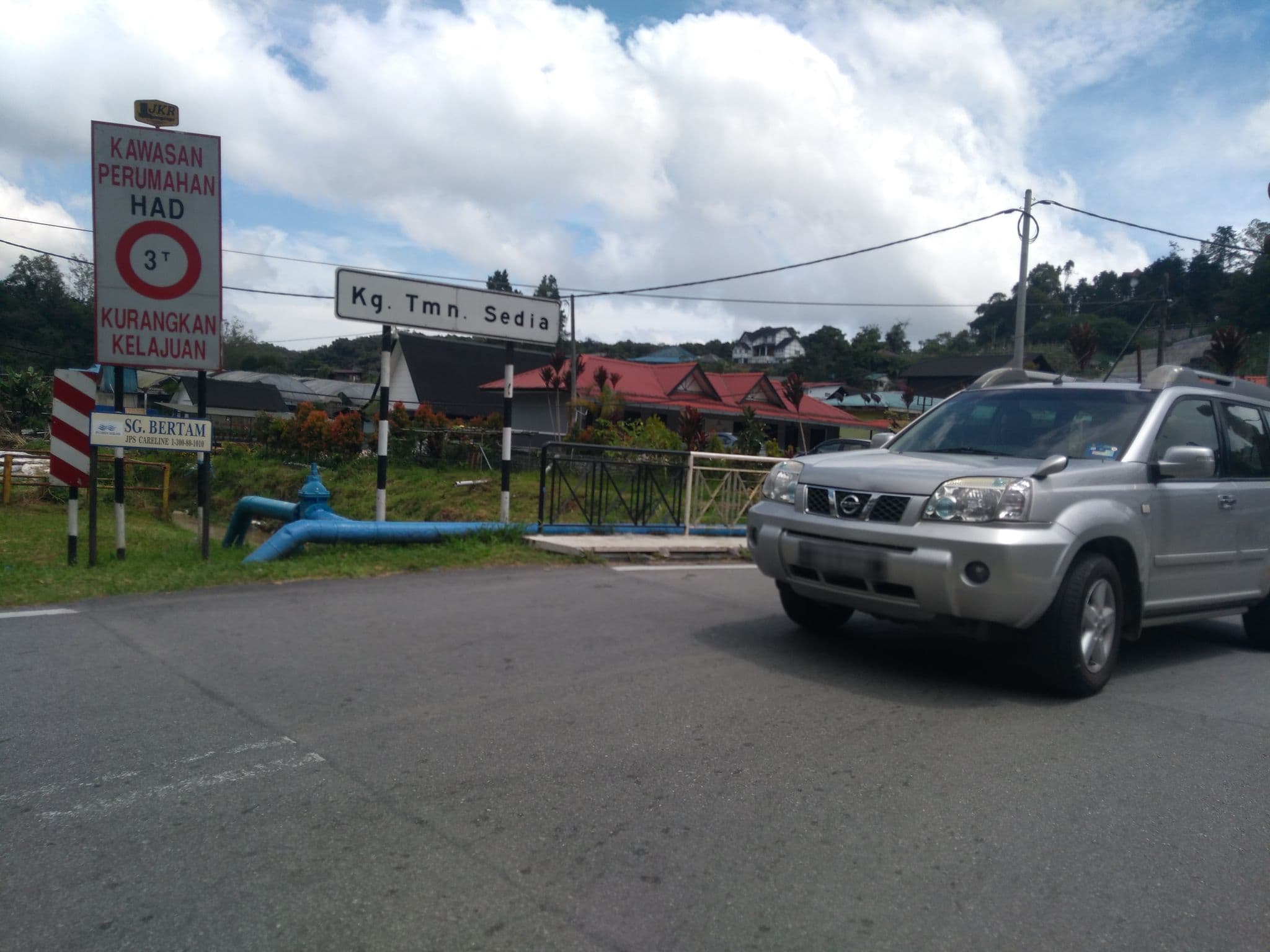 Street view near Anggerik Desa Chalet, Berincang — © remonet (CC BY-SA · Mapillary)