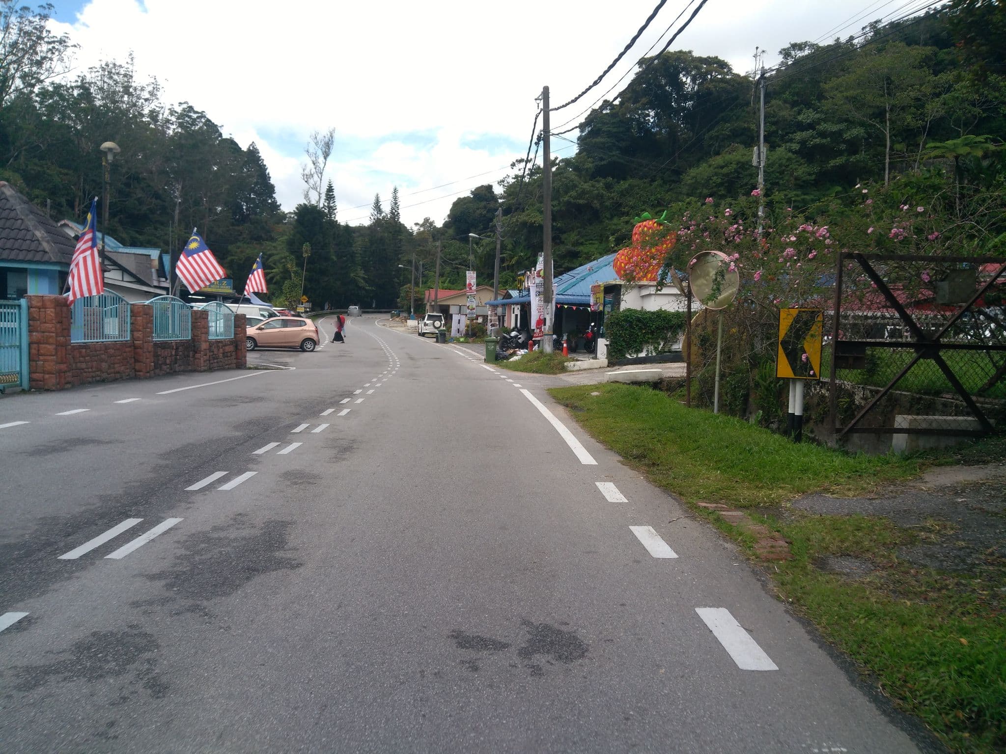 Street view near Neeza Chalet, Tanah Rata — © remonet (CC BY-SA · Mapillary)