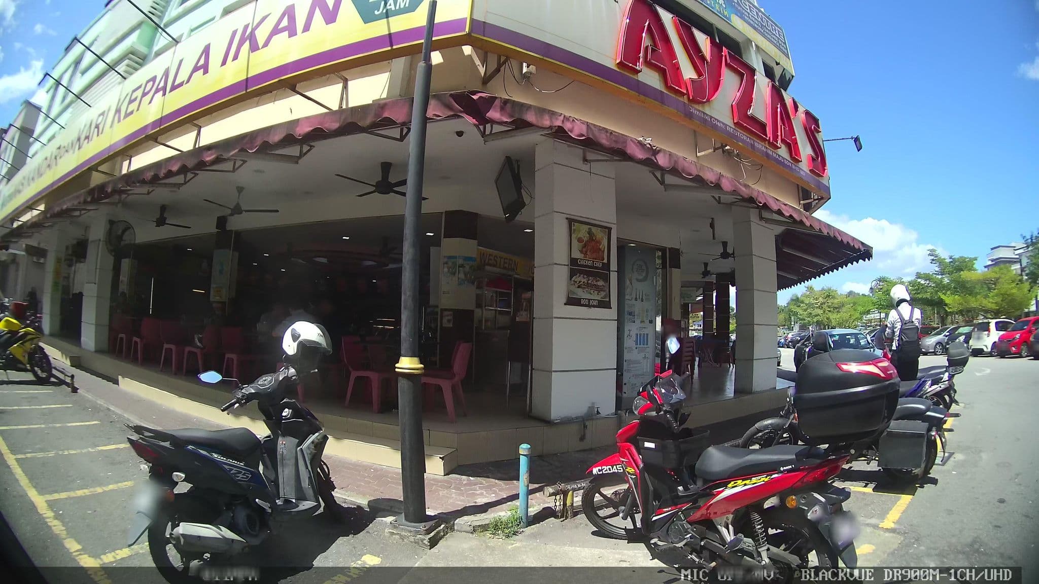 Street view near Hotel Iris, Kajang — © kaart_4 (CC BY-SA · Mapillary)