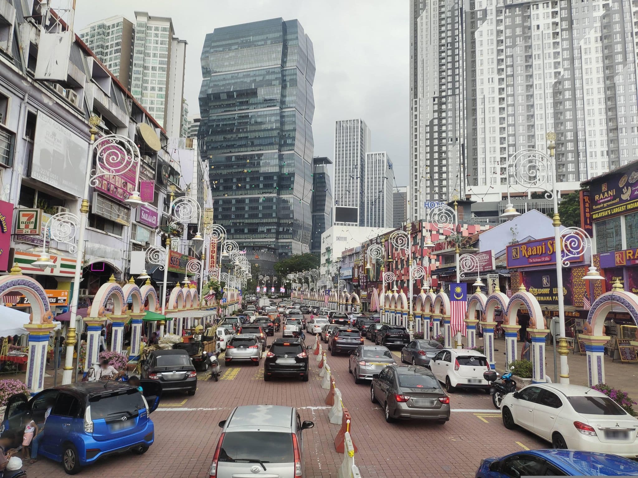 Street view near Hotel Mjoy, Brickfields — © zh9567 (CC BY-SA · Mapillary)