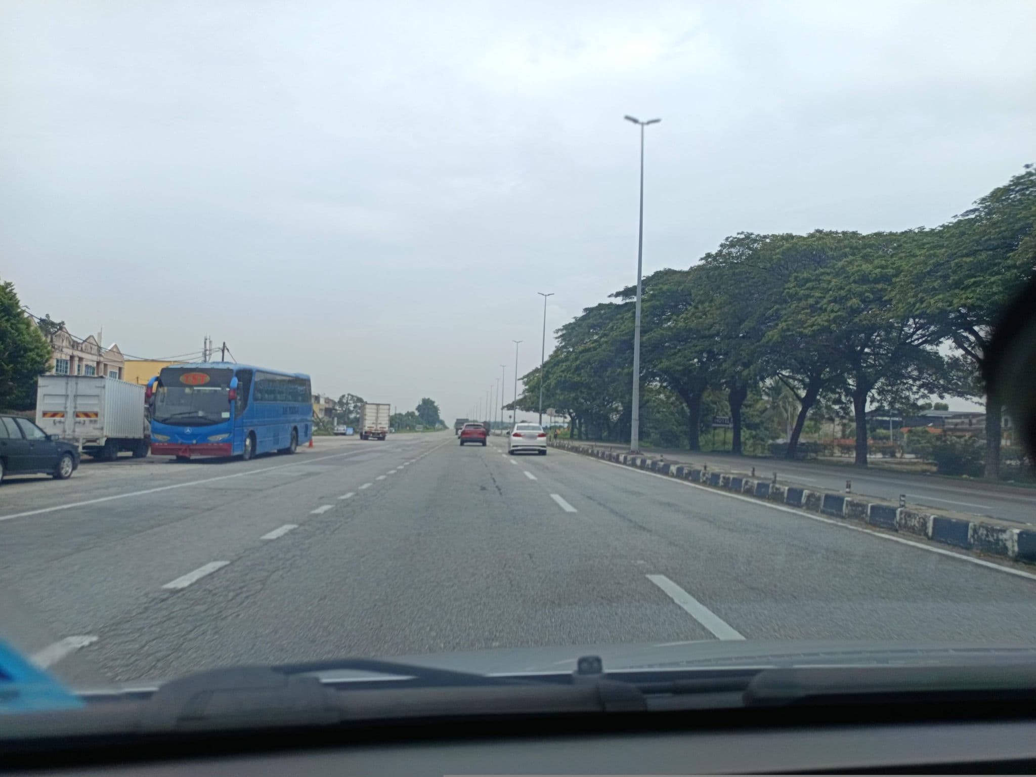 Street view near Potatoe Hotel, Simpang — © YikQin (CC BY-SA · Mapillary)