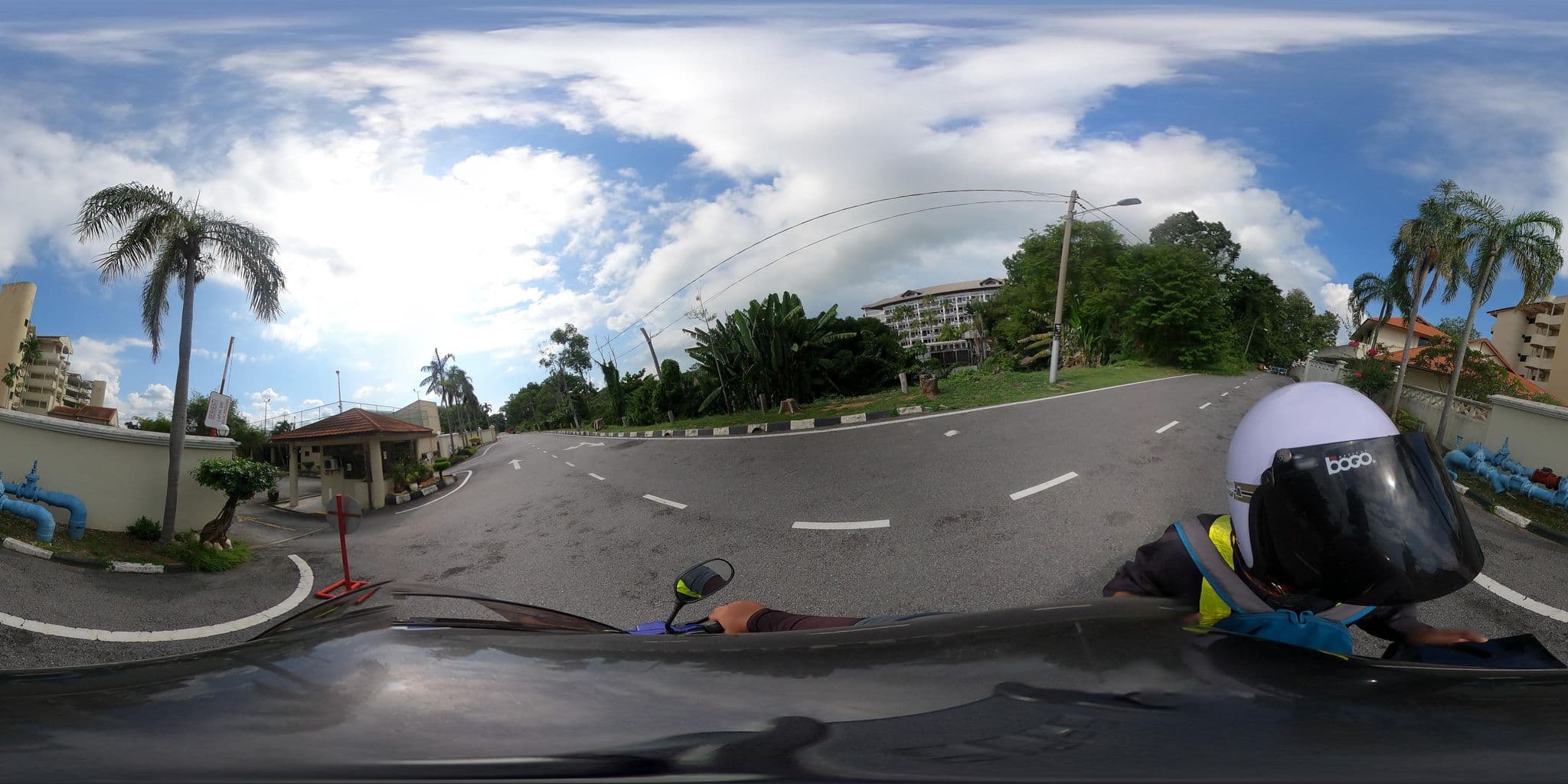 Street view near Kondominium Peranginan TNB, Kampung Teluk Kemang — © ahlang2 (CC BY-SA · Mapillary)
