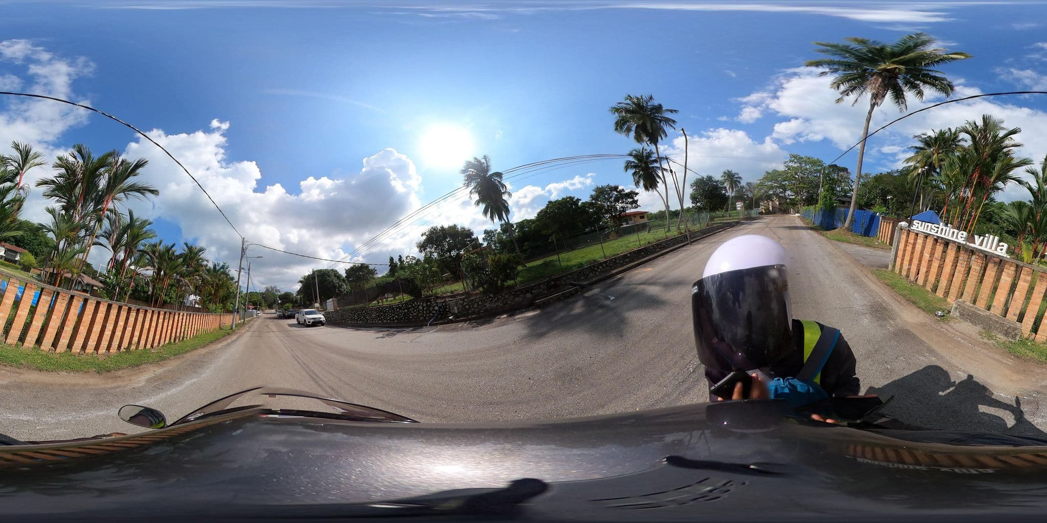 Street view near Sunshine Villa, Kampung Teluk Kemang — © ahlang2 (CC BY-SA · Mapillary)