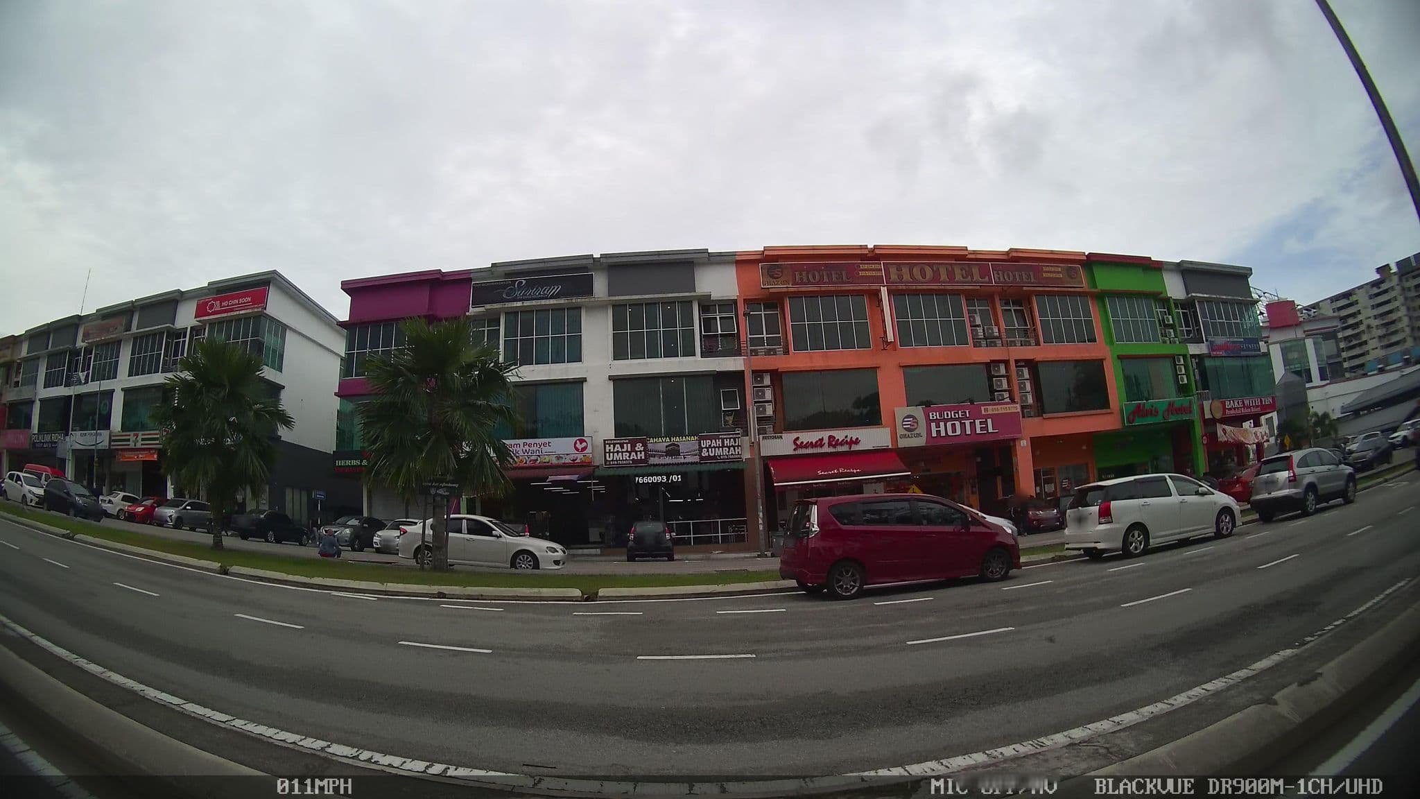 Street view near Ghazrins Budget Hotel, Kampung Larkin Lama — © kaart5 (CC BY-SA · Mapillary)