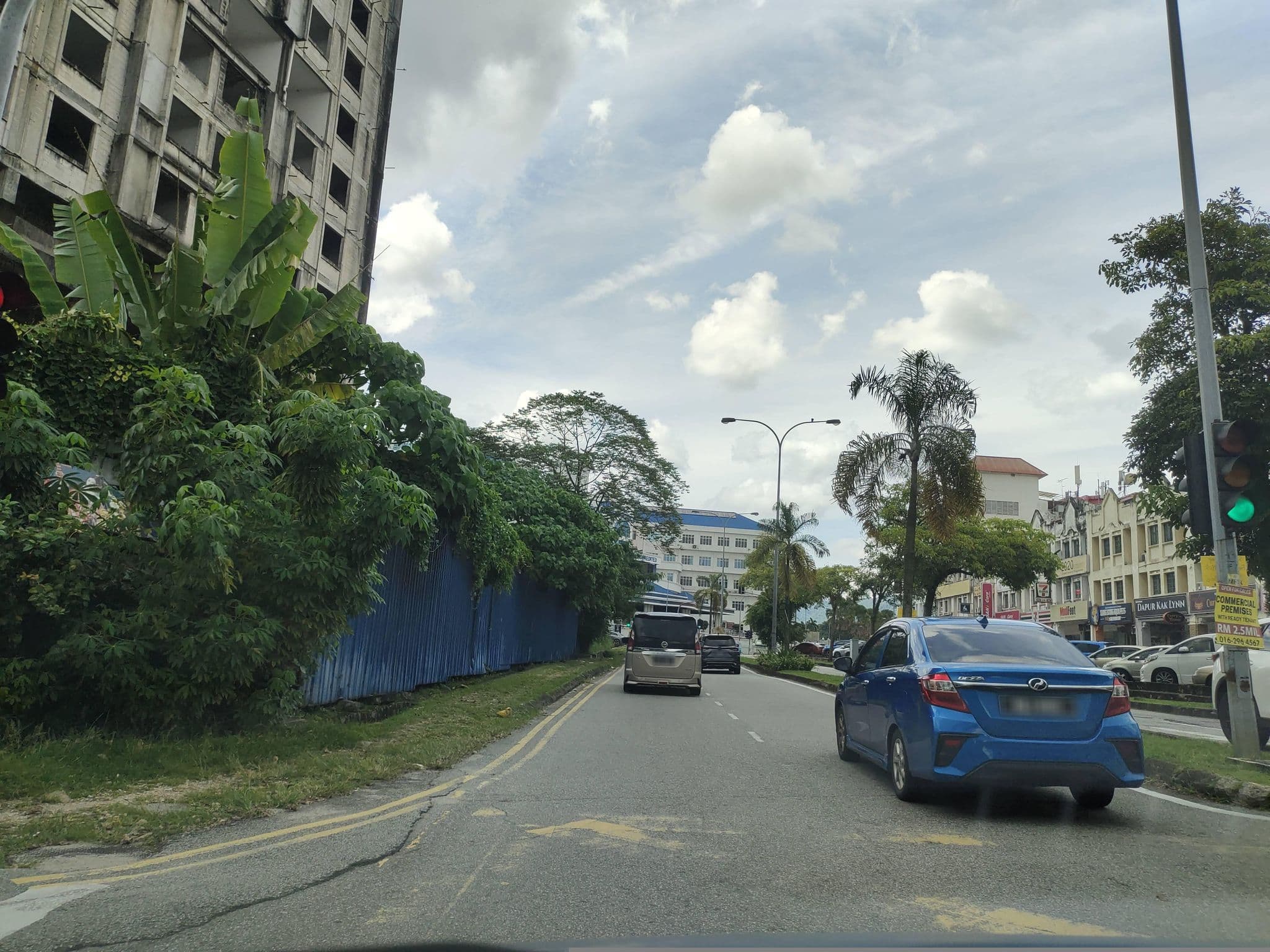 Street view near Sri Mutiara Hotel, Seremban — © zh9567 (CC BY-SA · Mapillary)